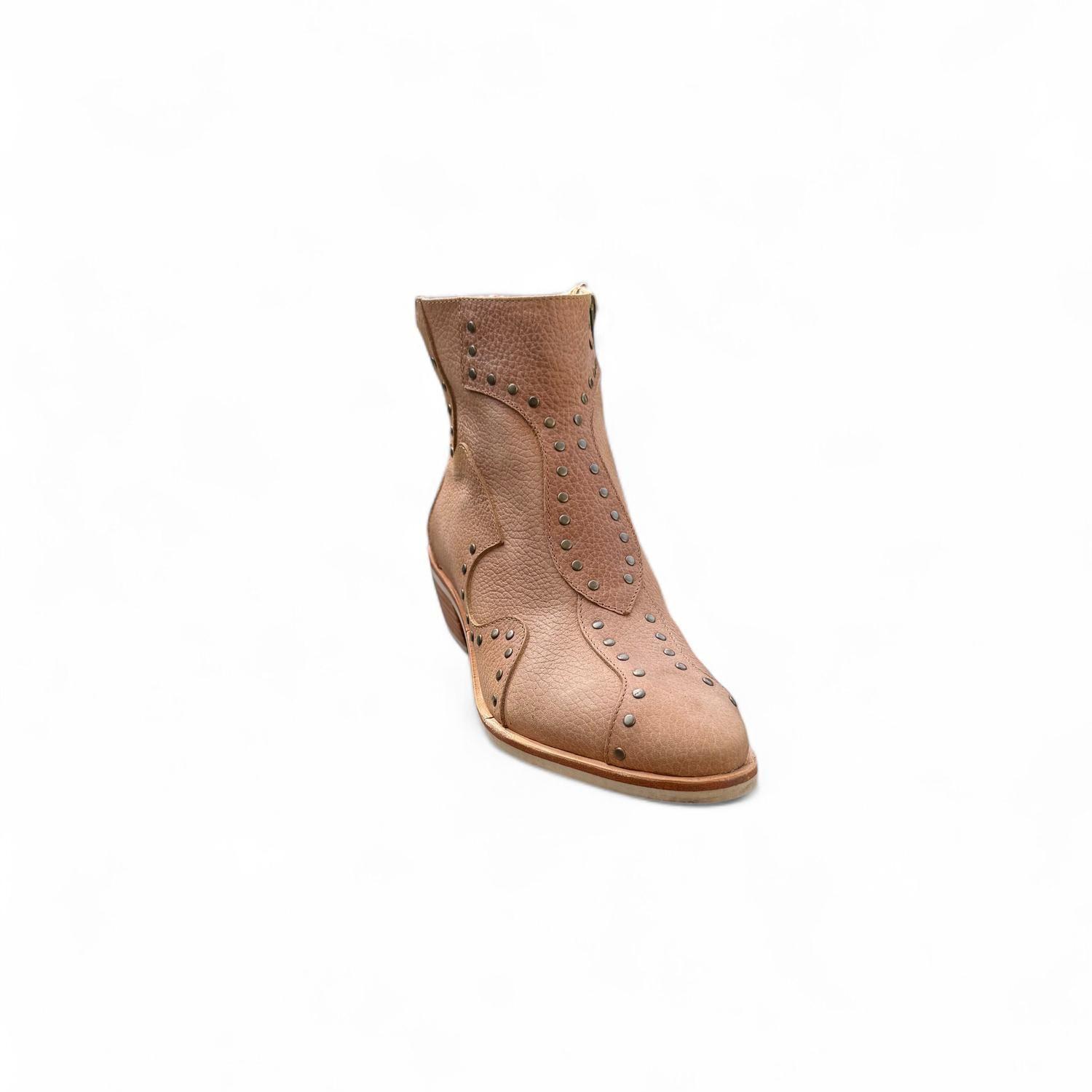 BOTÍN DE CUERO NICOLE CAMEL-2