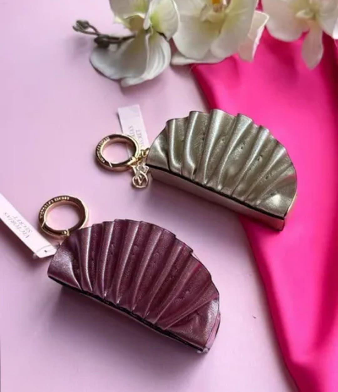 Monedero Victoria s Secret Shell-2