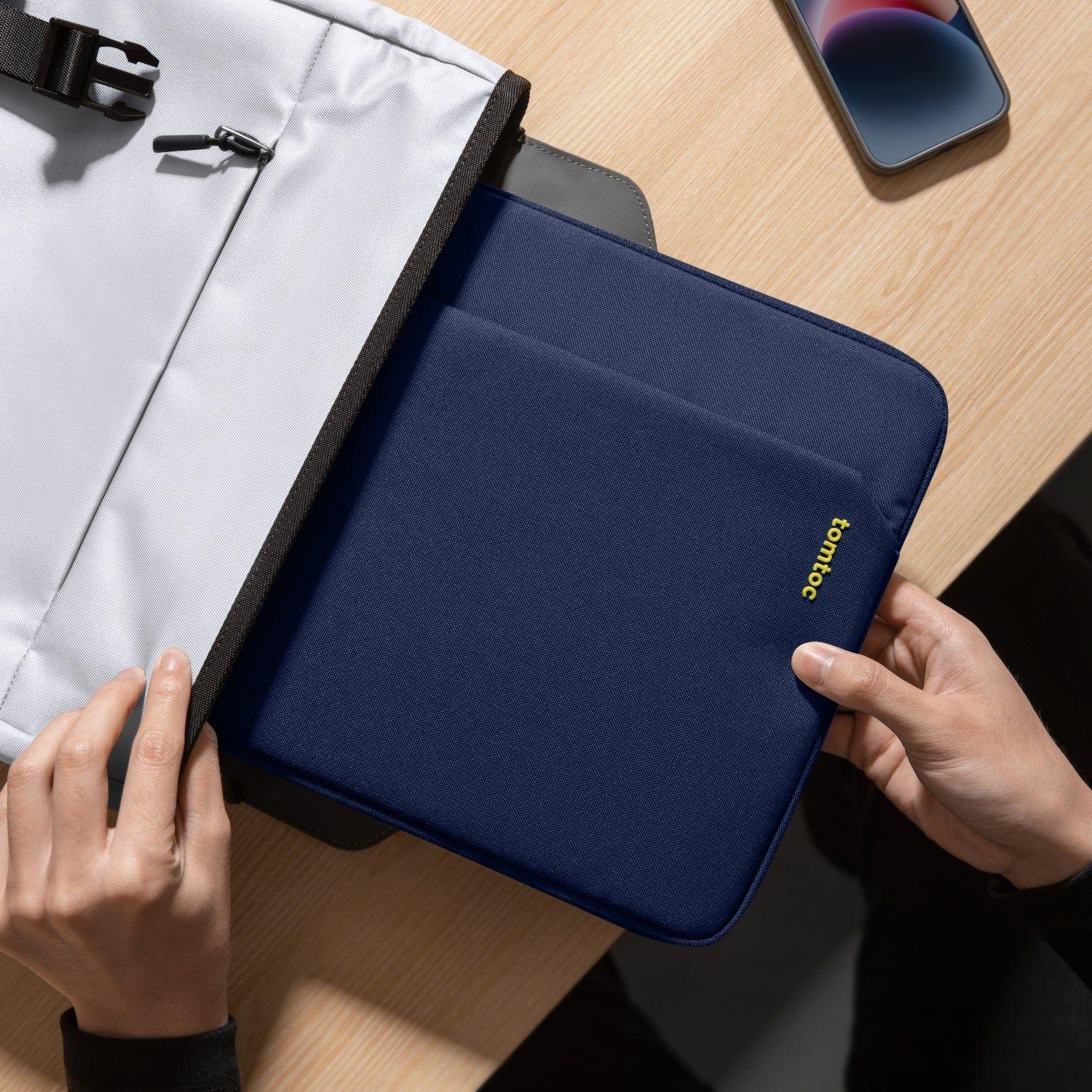 Tomtoc Funda Light-A18 para MacBook Pro 14" Azul Marino-7