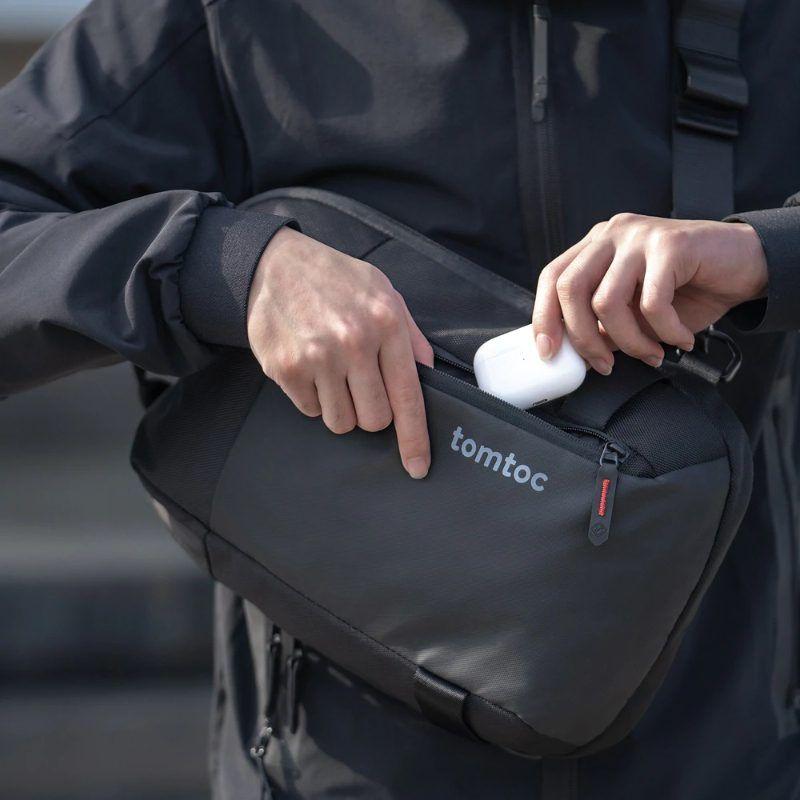 Tomtoc Bolso Sling Navigator-T24 para iPad Pro 11" - Negro-6