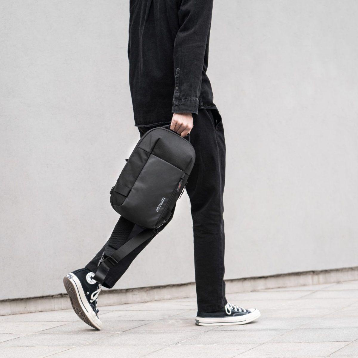 Tomtoc Bolso Sling Navigator-T24 para iPad Pro 11" - Negro-7
