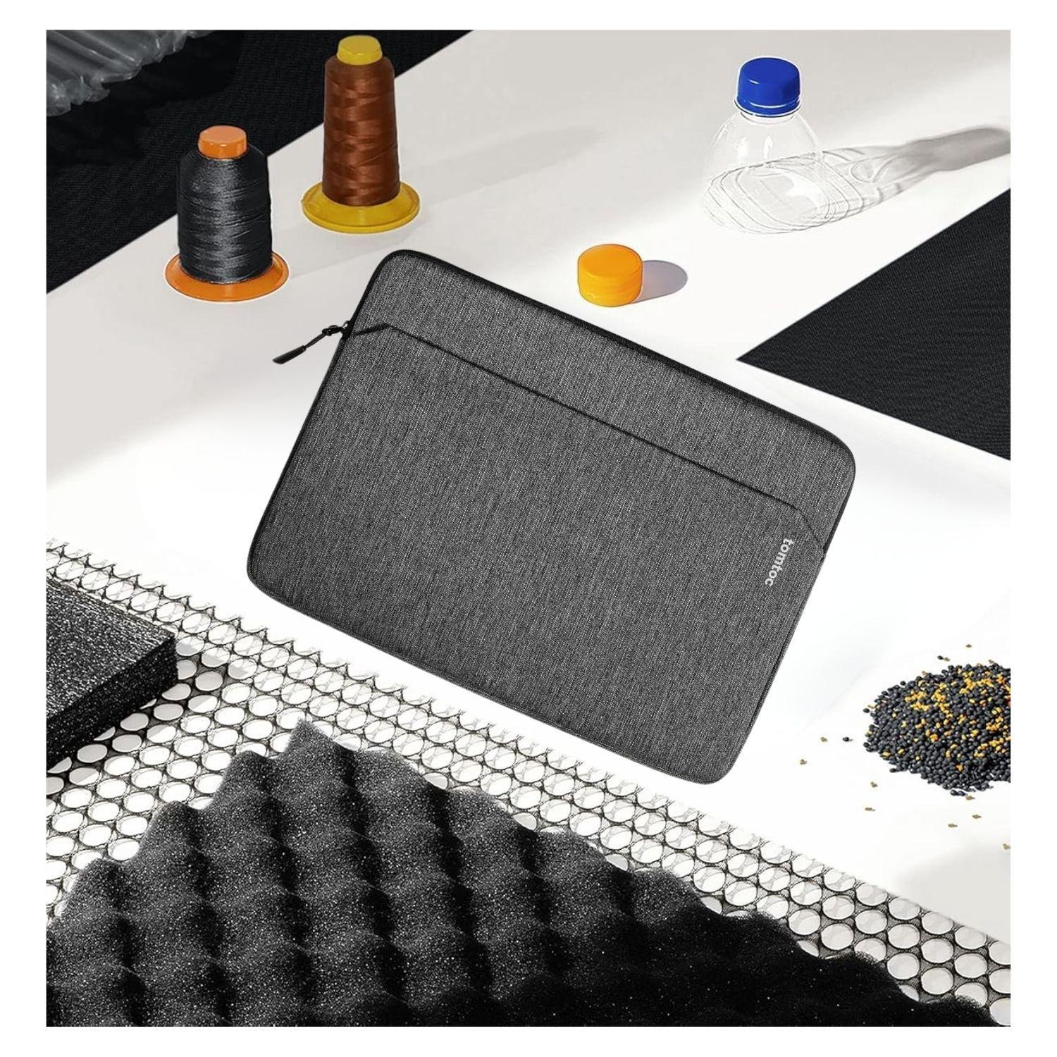 Tomtoc Funda Light- A18 para MacBook Air 15" - Gris Oscuro-4