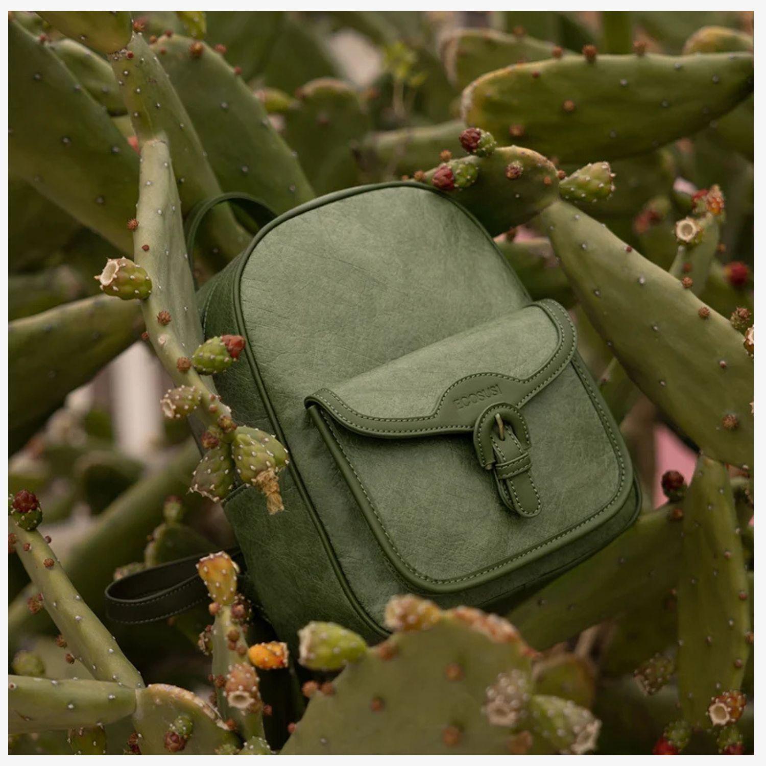 Ecosusi Mini Mochila Evelina de Papel Lavable Ecológico 11" Verde Olivo-1