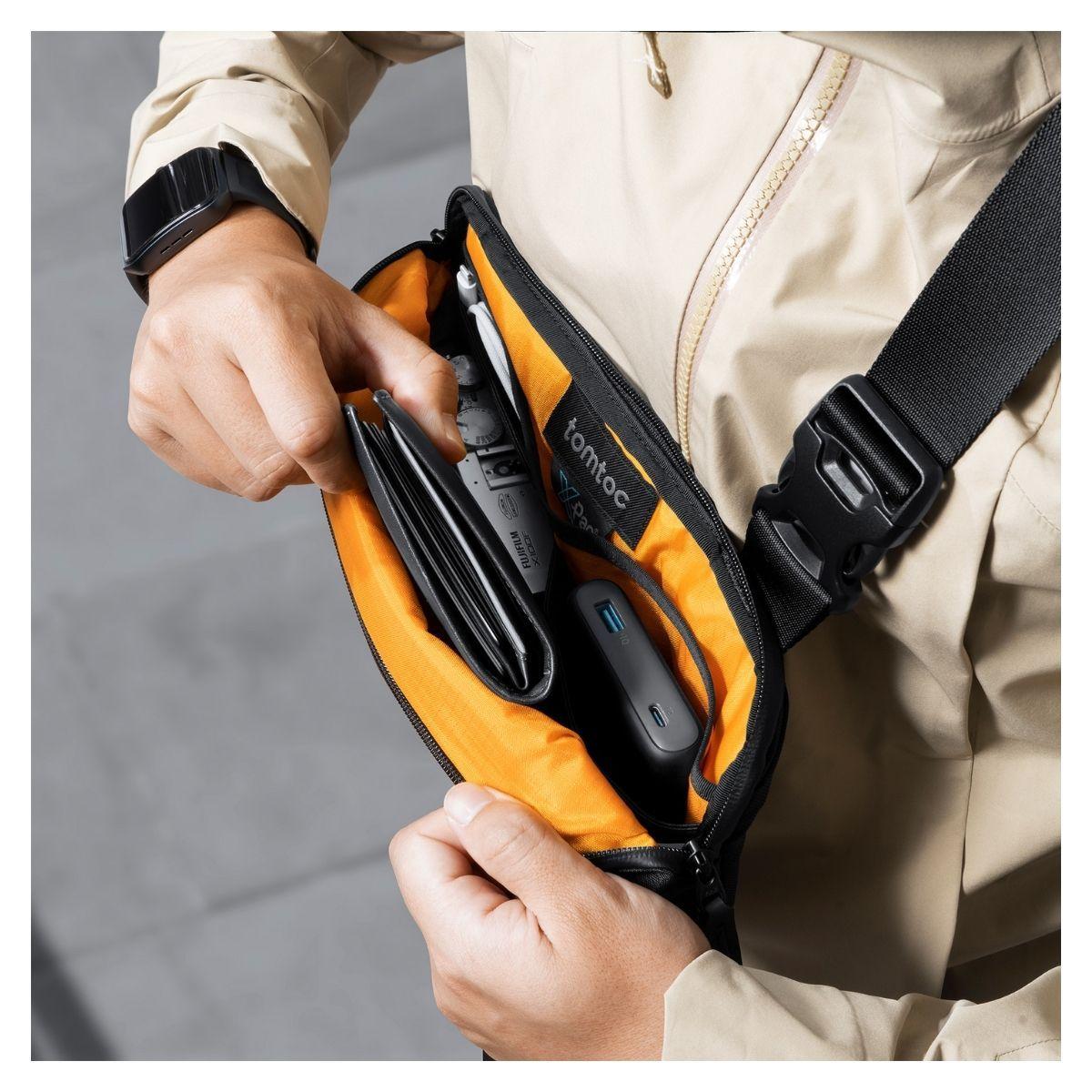 Tomtoc Bolso Sling Explorer-T21 X-Pac S NS/IPAD 8” - Negro-5