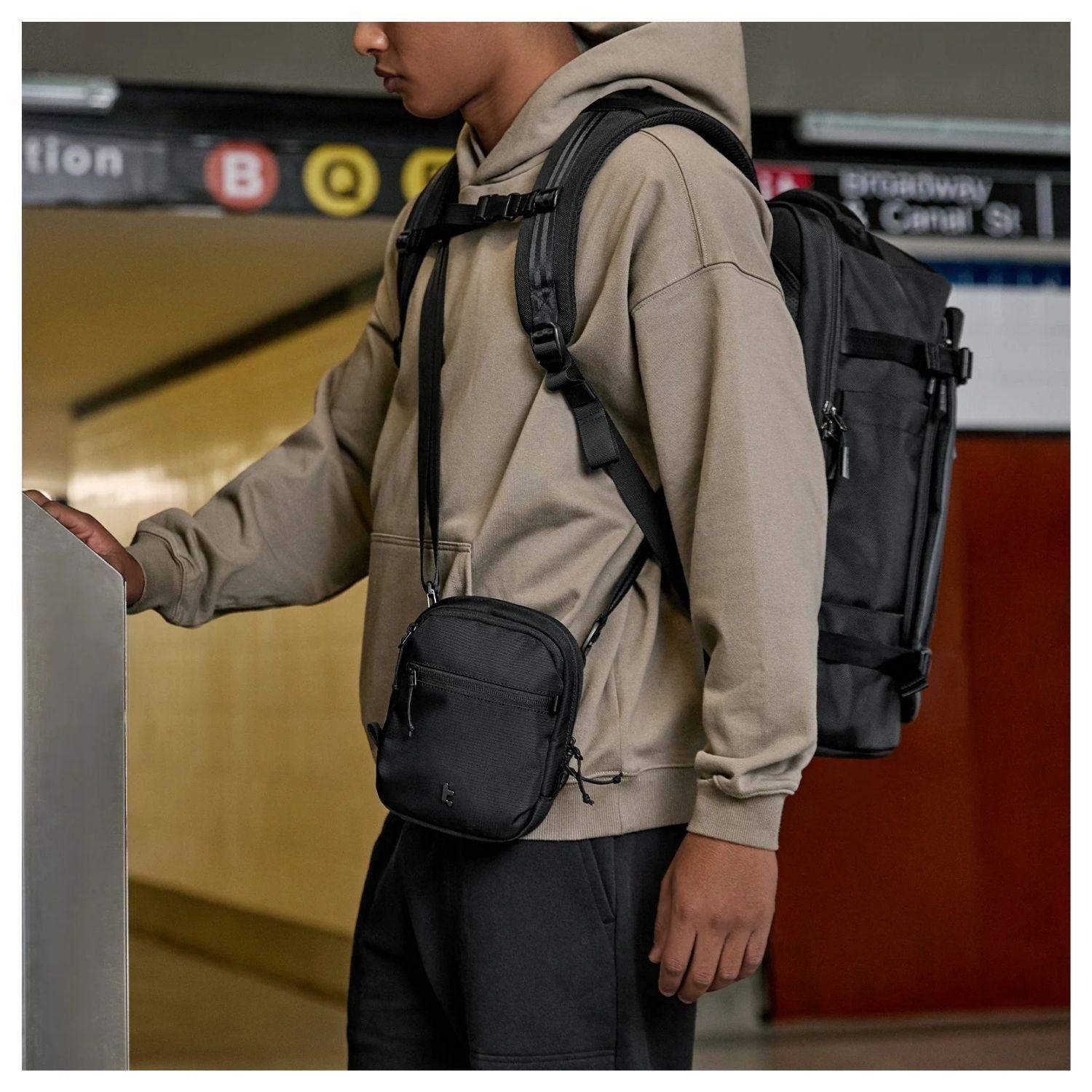 Tomtoc Bolso Bandolera de Viaje Aviator-T37 RFID Negro-3