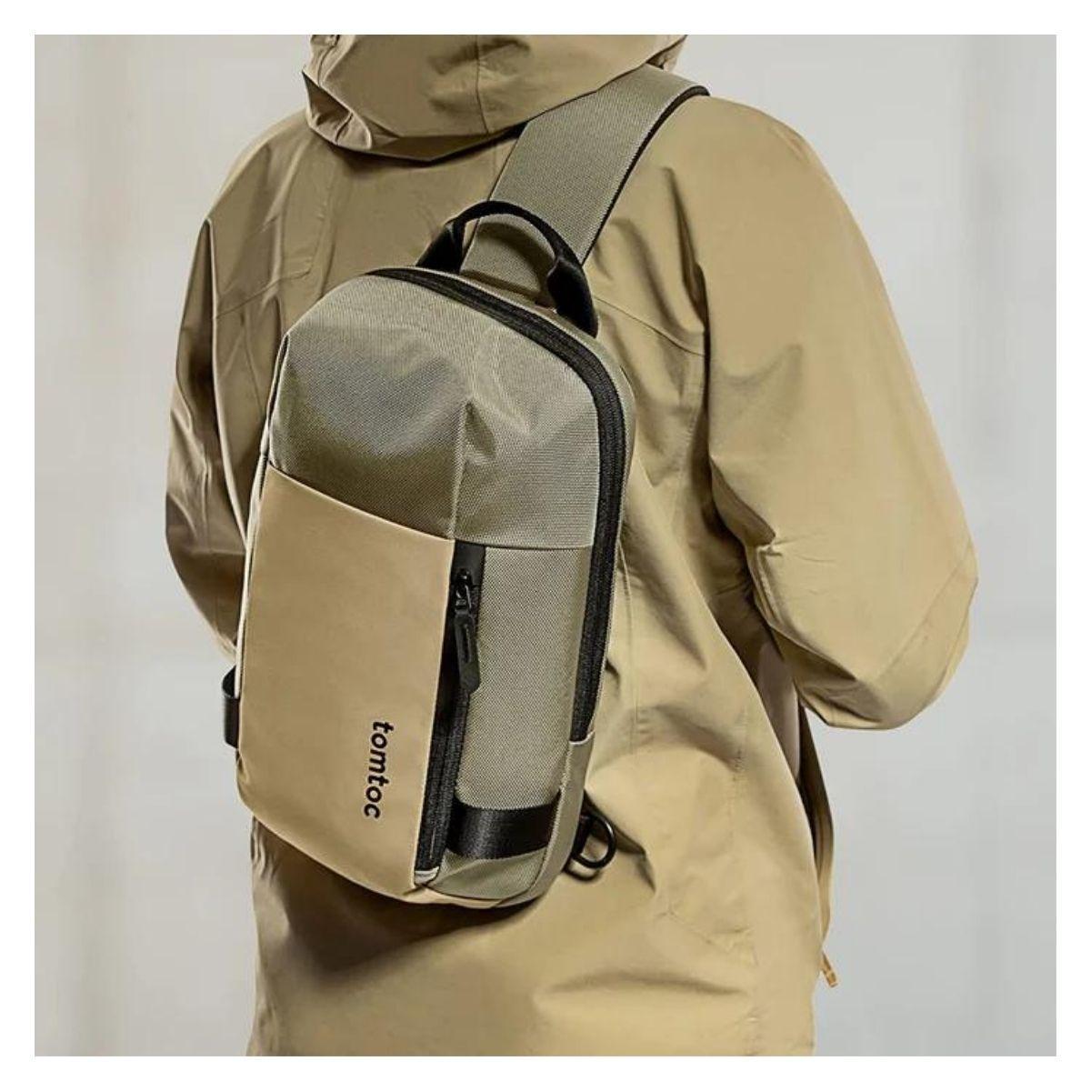 Tomtoc Bolso Sling Navigator-T24 iPad Pro 11" Caqui-2