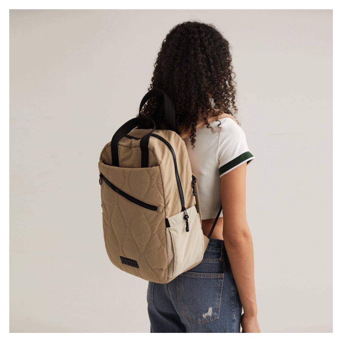 Bagsmart Mochila Vega 23L para notebook de 15.6" - Arena-2