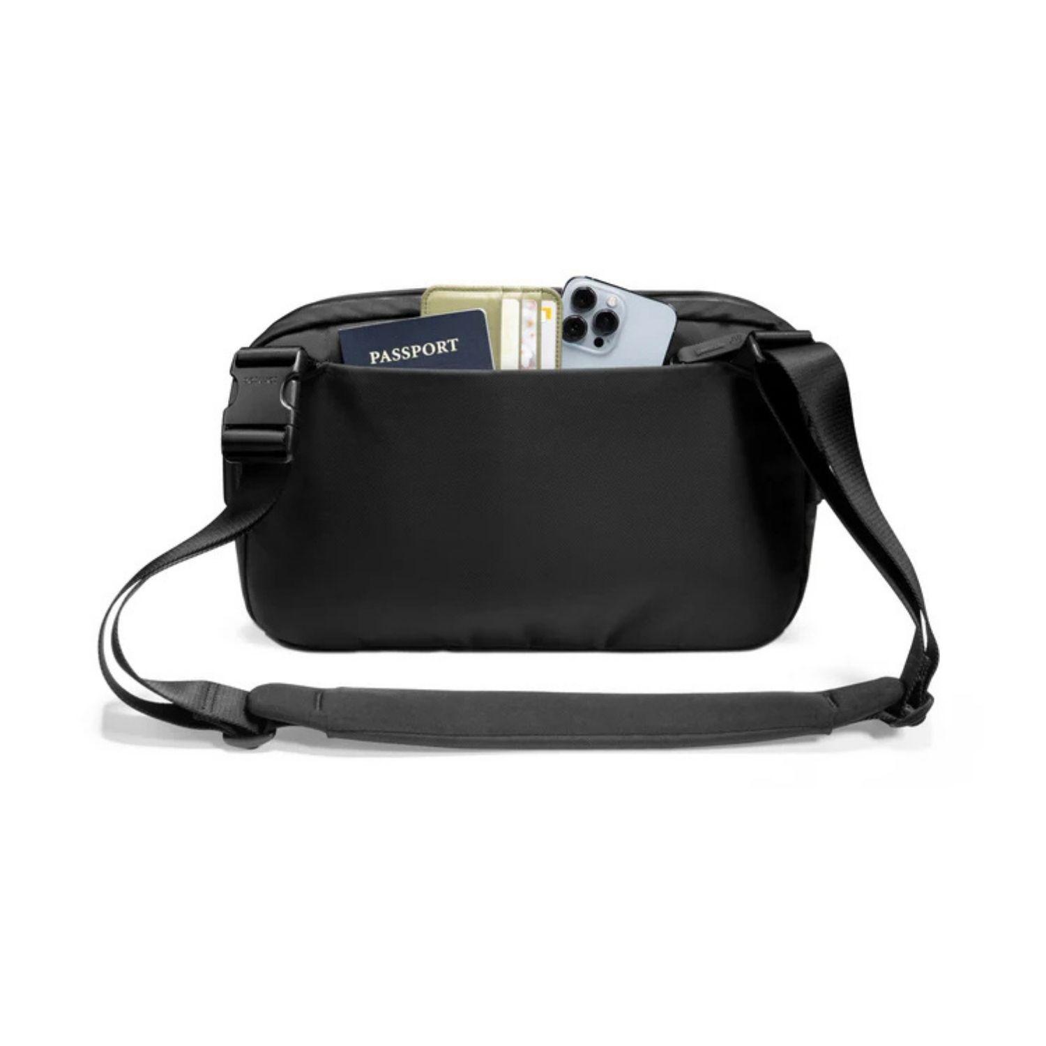 Tomtoc Bolso Sling Compacto Explorer-T21 Mediano 7L para 11" - Negro-3