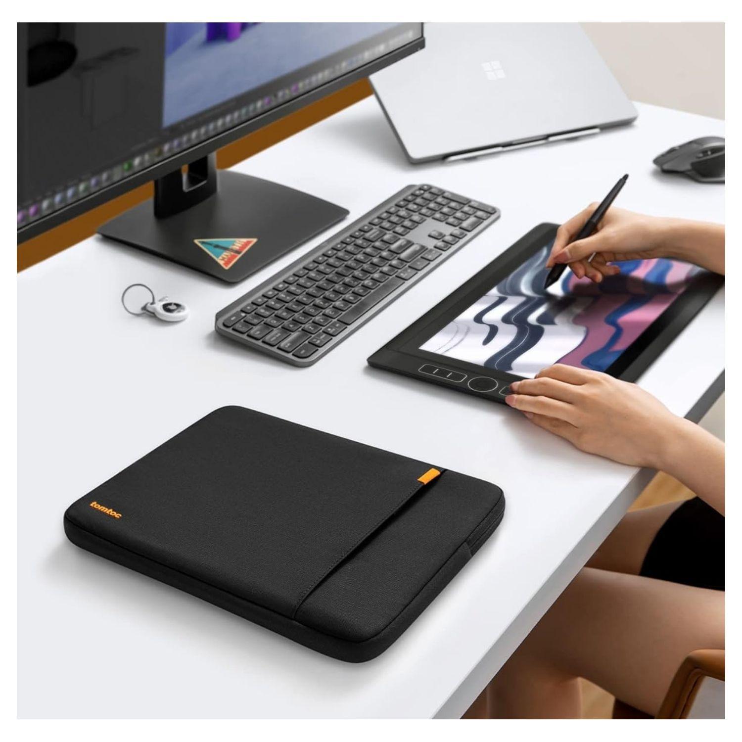 Tomtoc Funda Defender-A13 para MacBook de 15" - Negro-2