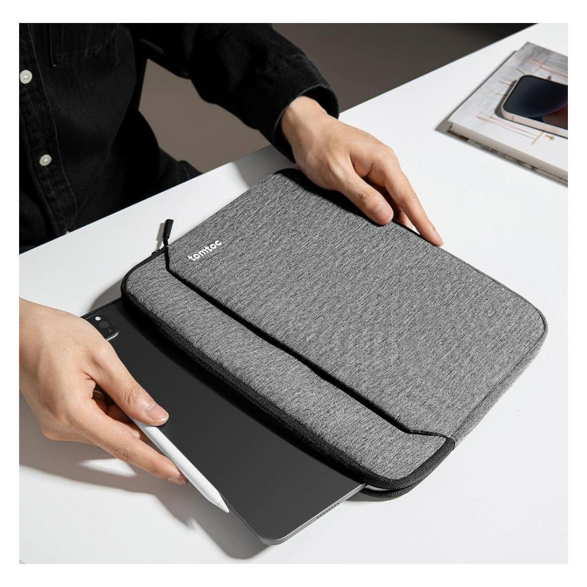 Tomtoc Funda Light- A18 para iPad Pro M4 de 13" - Gris-6