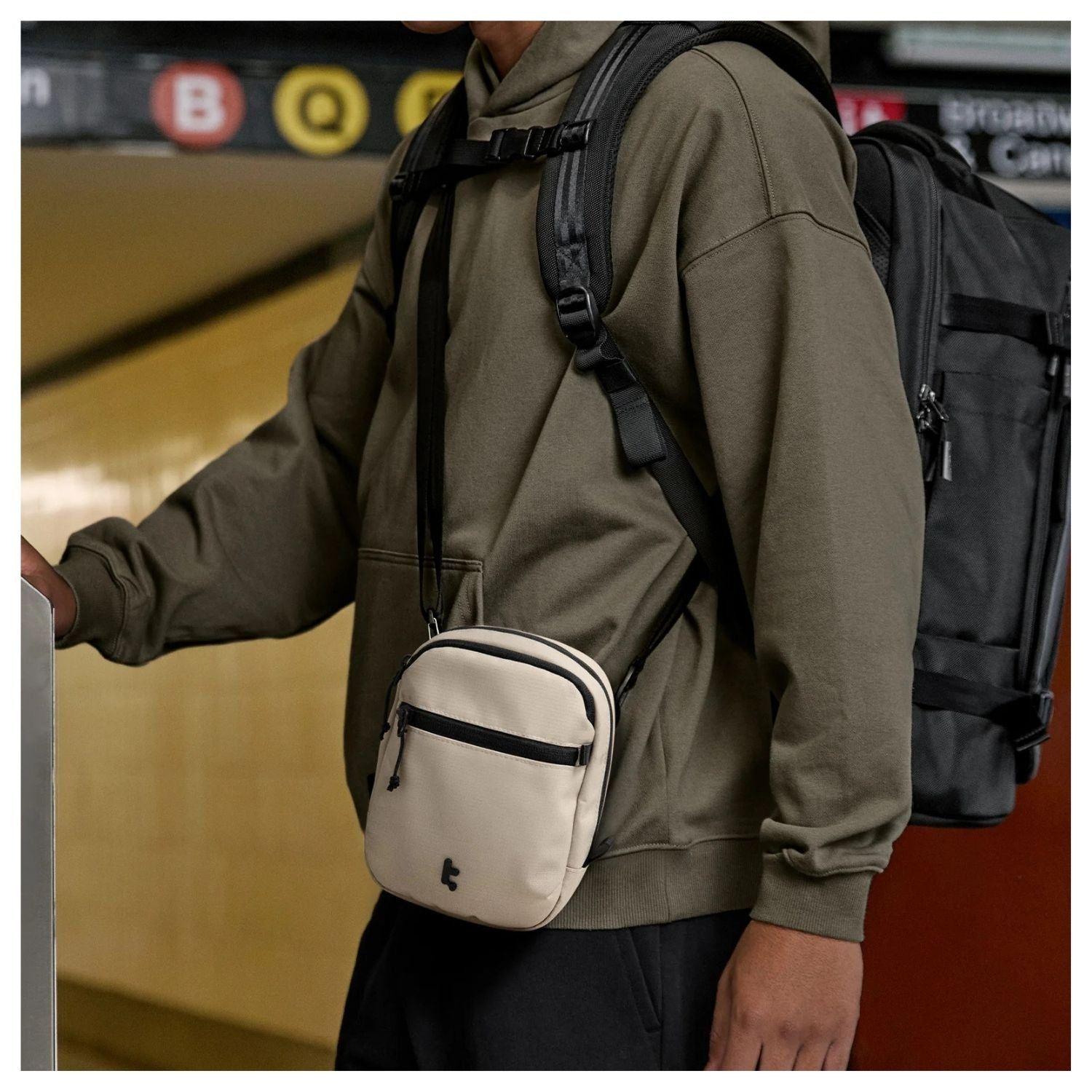 Tomtoc Bolso Bandolera de Viaje Aviator-T37 RFID Caqui-3