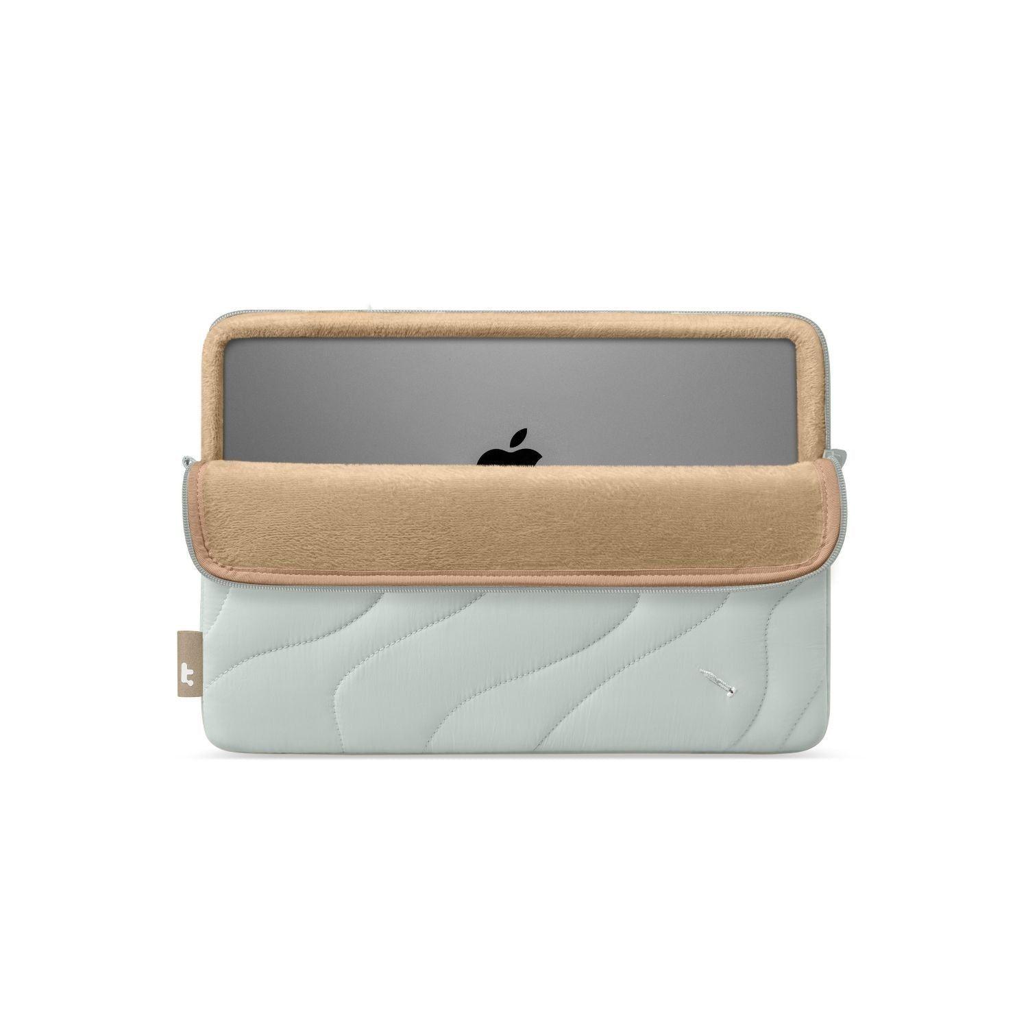 Tomtoc Funda Terra-A27 para MacBook Air 13" Celeste-2