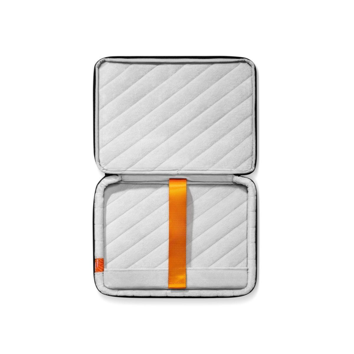 Tomtoc Maletín Defender-A22 Macbook Air/Pro 13" - Negro-3