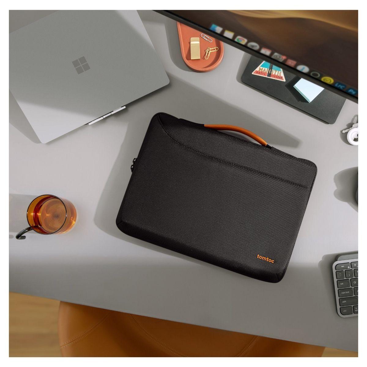 Tomtoc Maletín Defender-A22 Macbook Air/Pro 13" - Negro-6