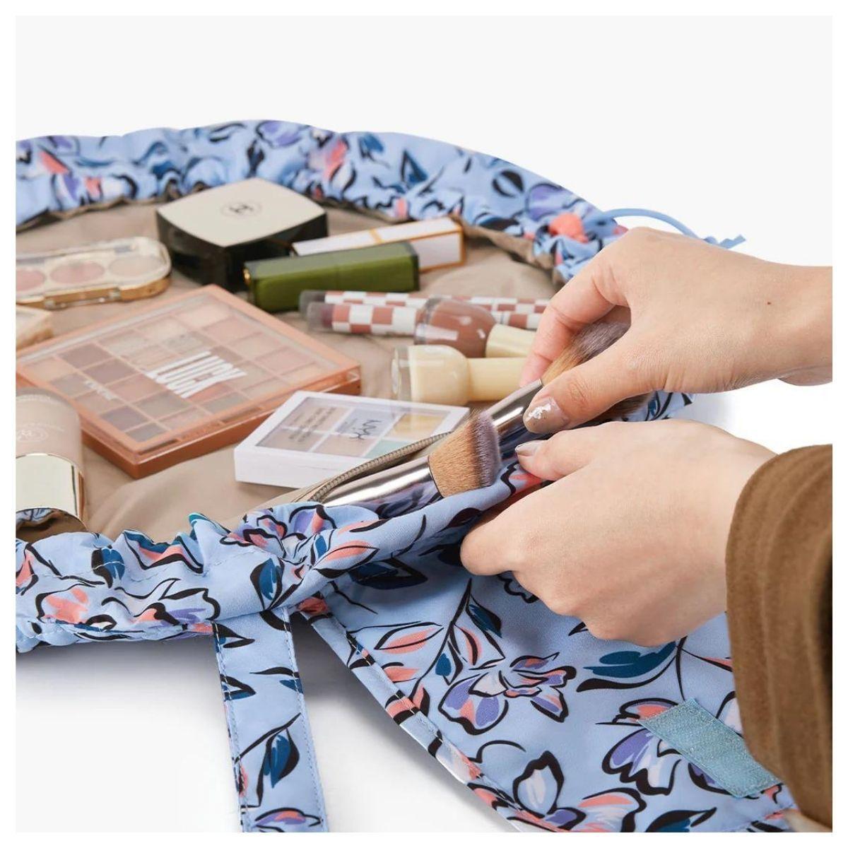 Bagsmart Cosmetiquero Wanderland Acolchado - Celeste Flores-4