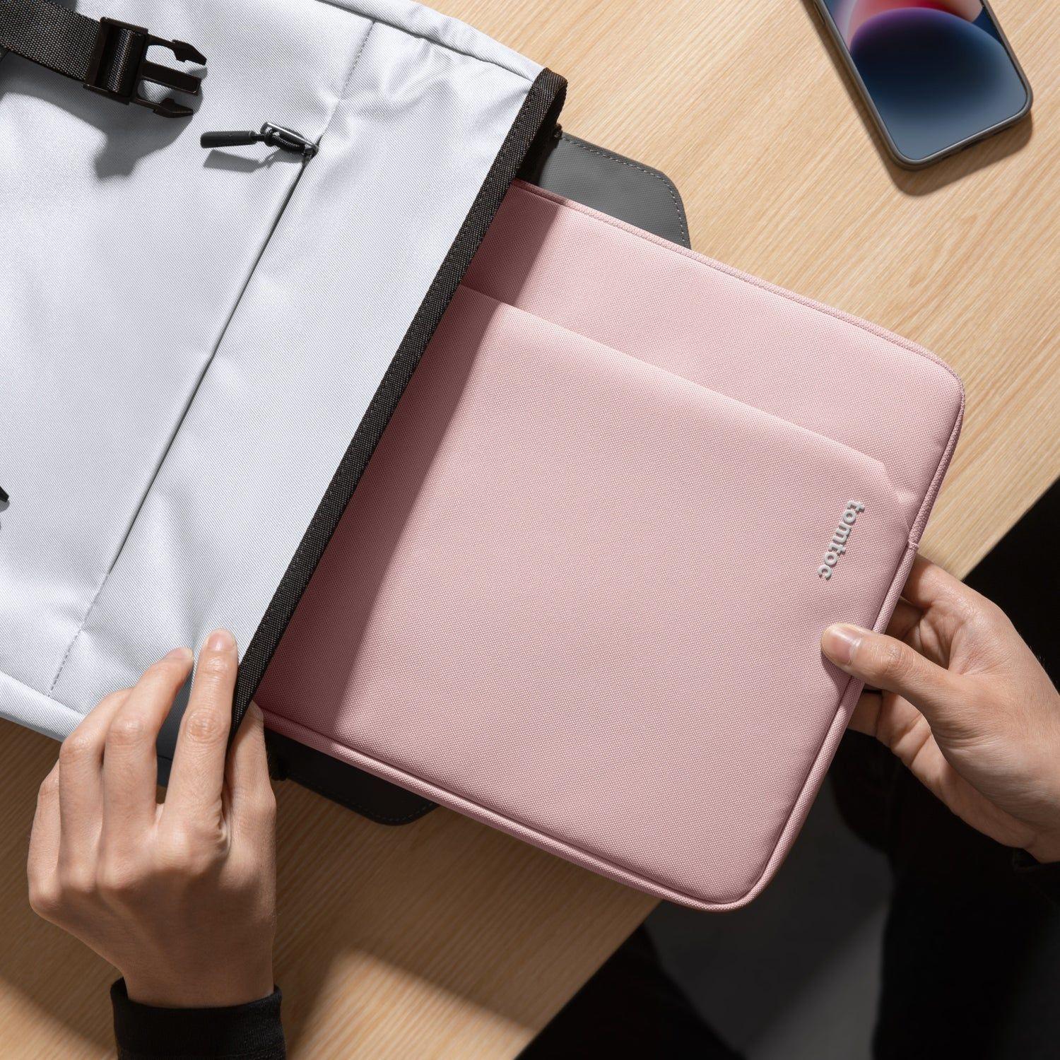 Tomtoc Funda Light-A18 para MacBook Pro 14" Rosado-8