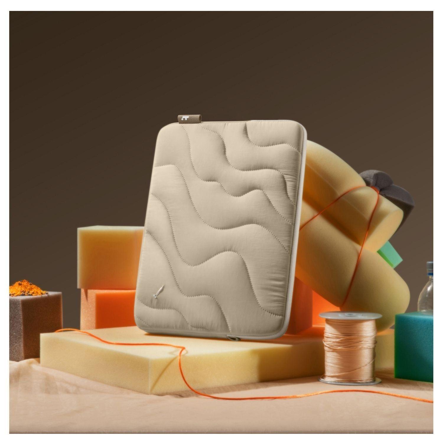 Tomtoc Funda Terra-A27 para MacBook Pro 16" Arena-5