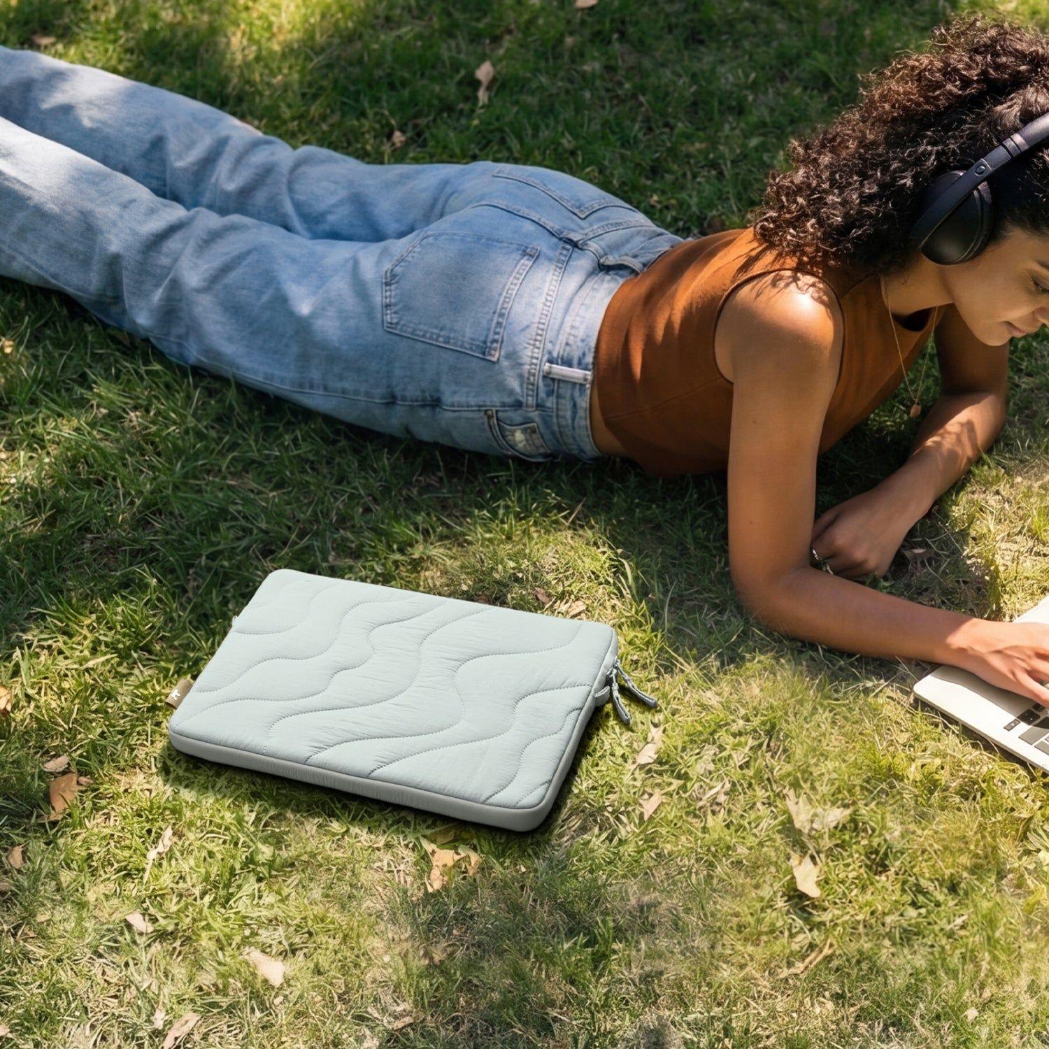 Tomtoc Funda Terra-A27 para MacBook Neo de 13" Celeste-4