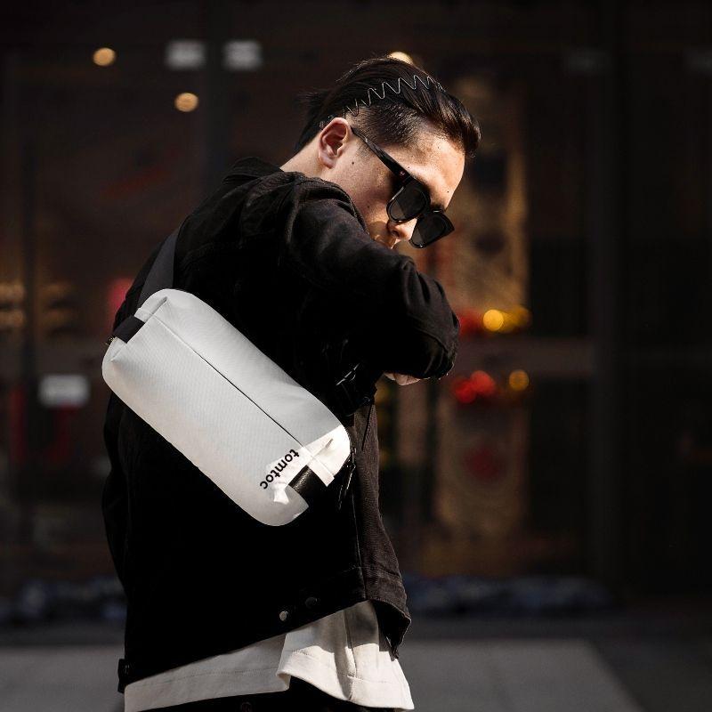 Tomtoc Bolso Sling Minimalista Urban para NS/iPad 8''-3