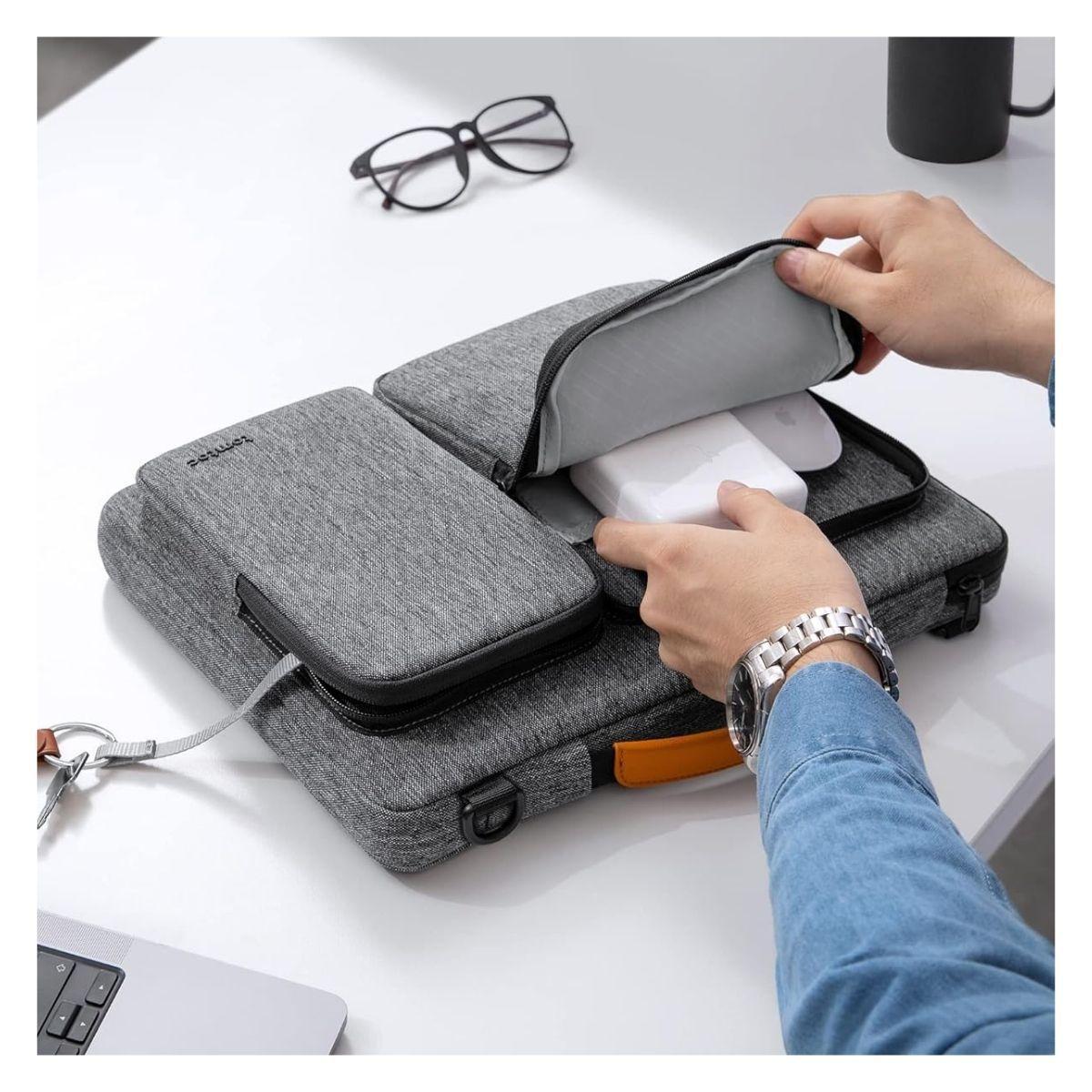 Tomtoc Bolso de Hombro Defender-A42 para MacBook Pro M3/M2/M1 de 16" - Gris-5