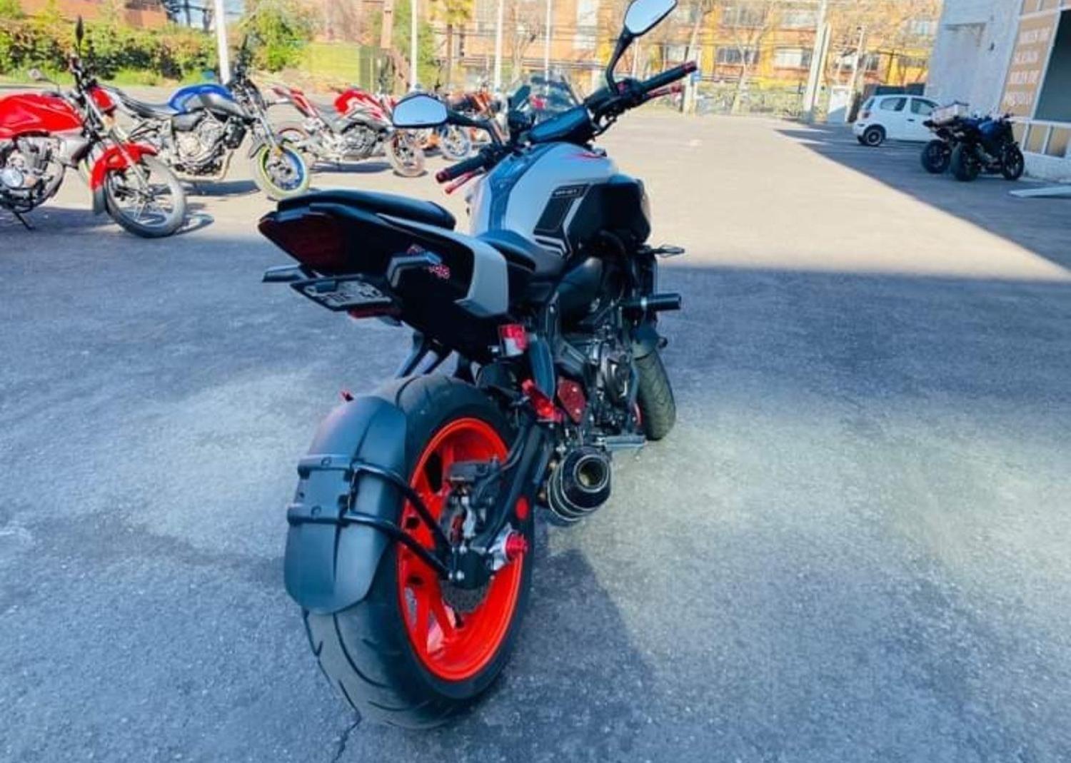 Tapabarro Trasero Yamaha R3/r3a/mt 03/mt03a Metálico-2