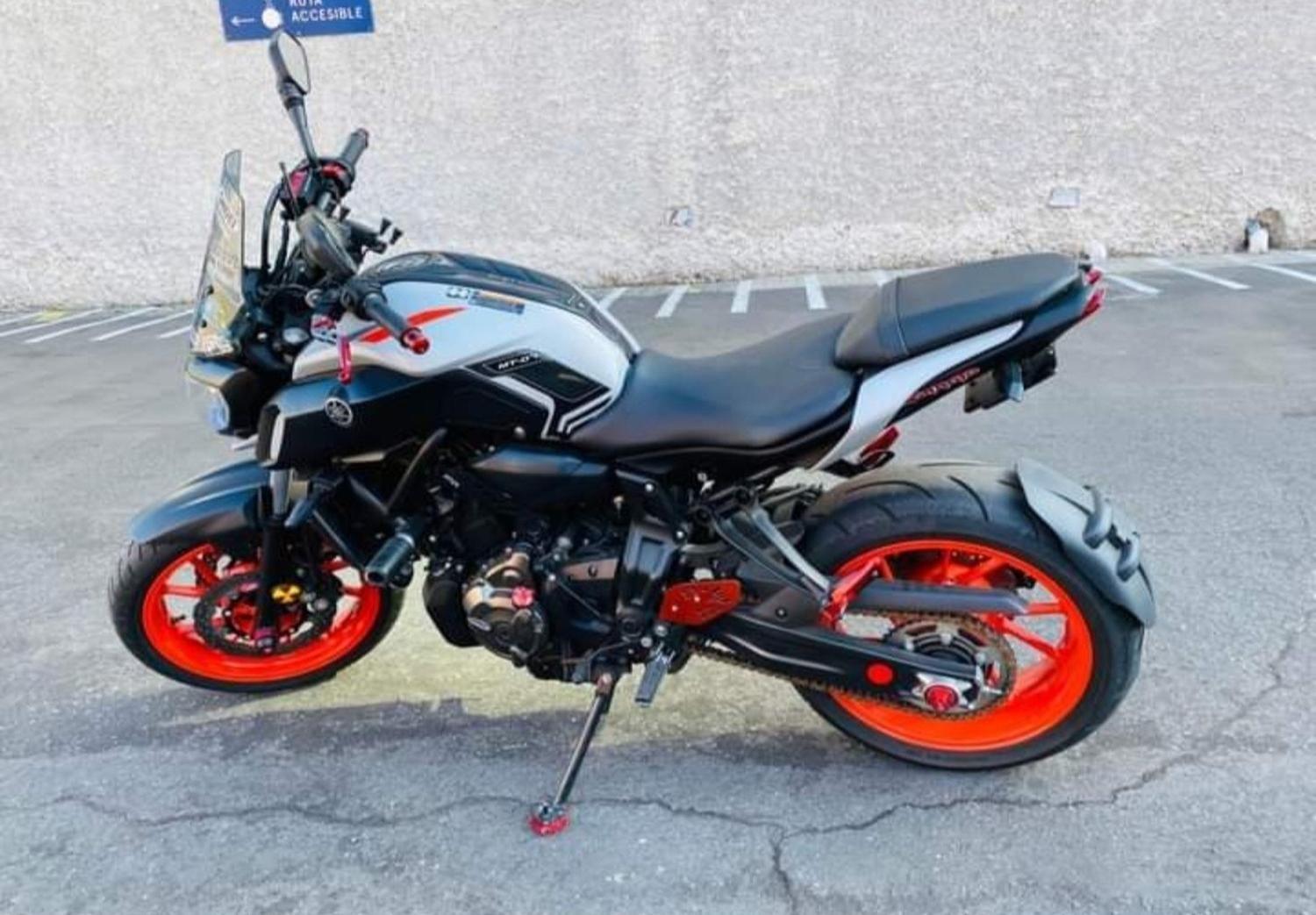 Tapabarro Trasero Yamaha R3/r3a/mt 03/mt03a Metálico-3