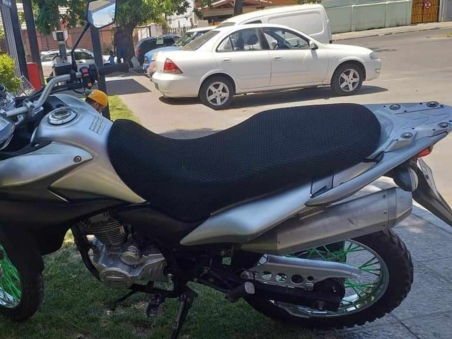 Cubre Y Funda Para Asiento De Motocicletas Universal-4