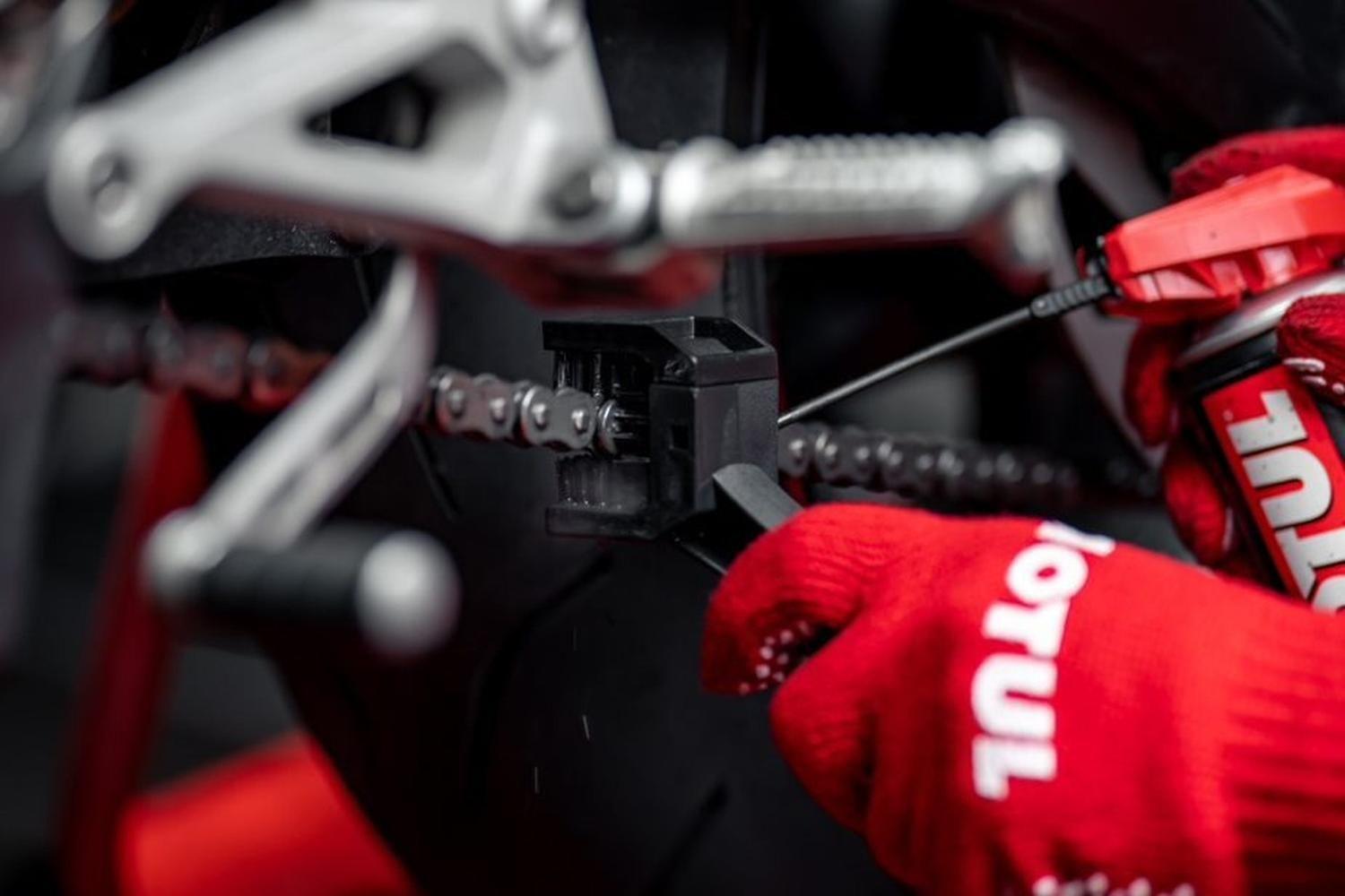 Kit De Limpieza Y Lubricación Motul C1 + C2 + Cepillo De Limpieza-4