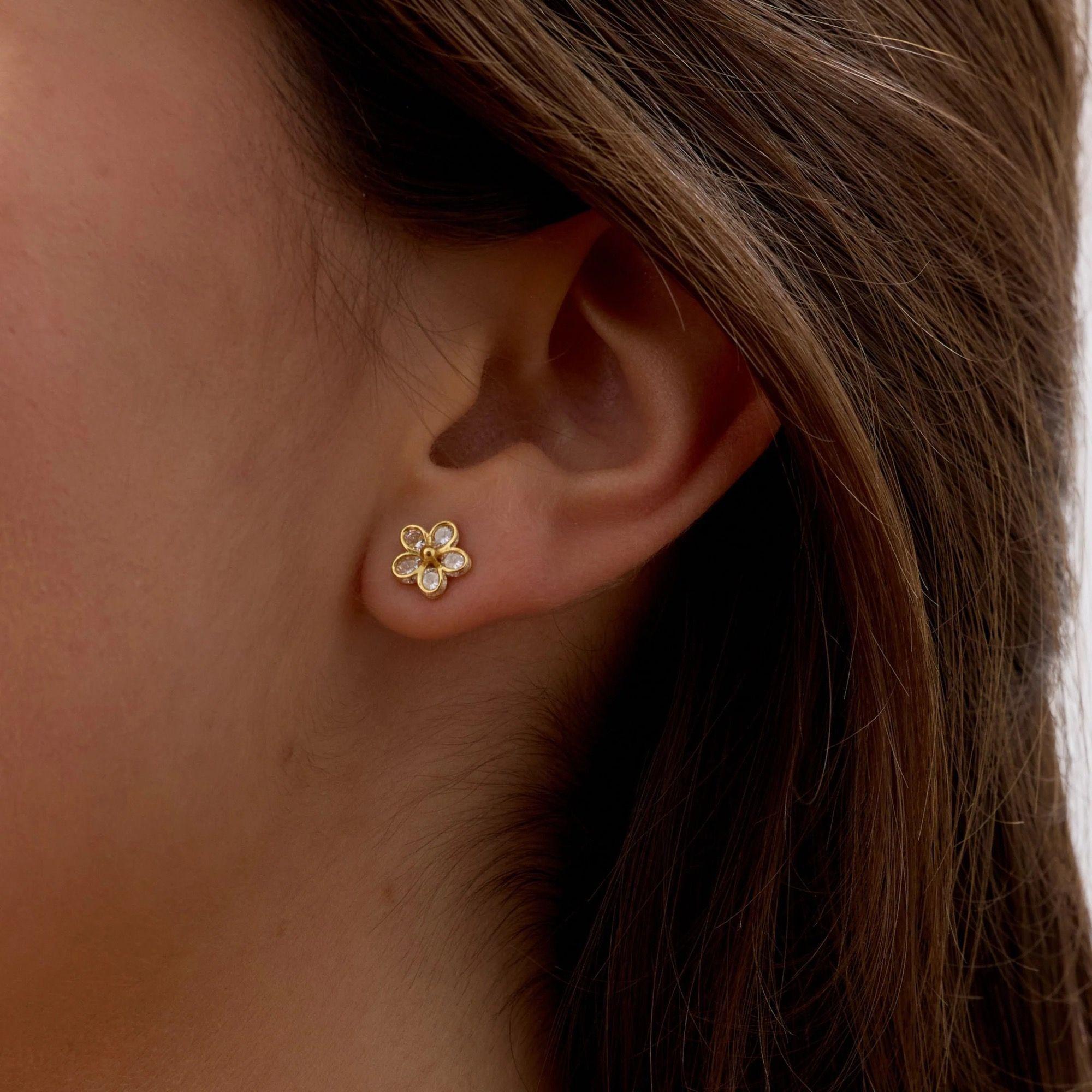 Aros de Flor de 8 mm con Circones de Plata 925 enchapados en Oro 18k-3