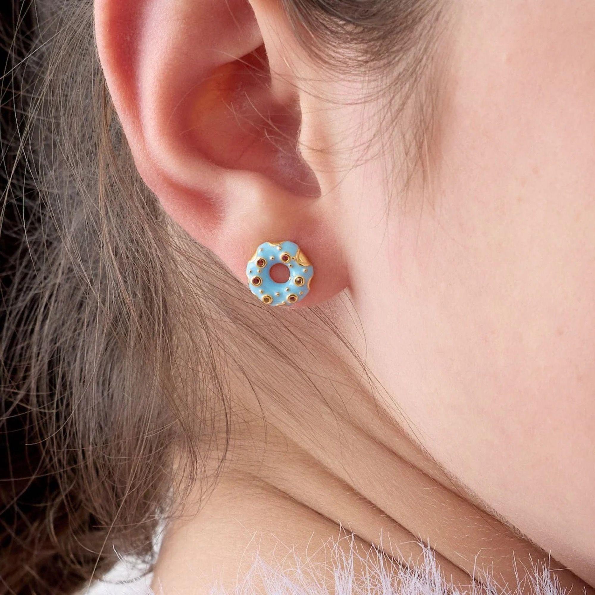 Aro de Donut con Esmalte y Circones de Plata 925 enchapados en Oro 18k-3