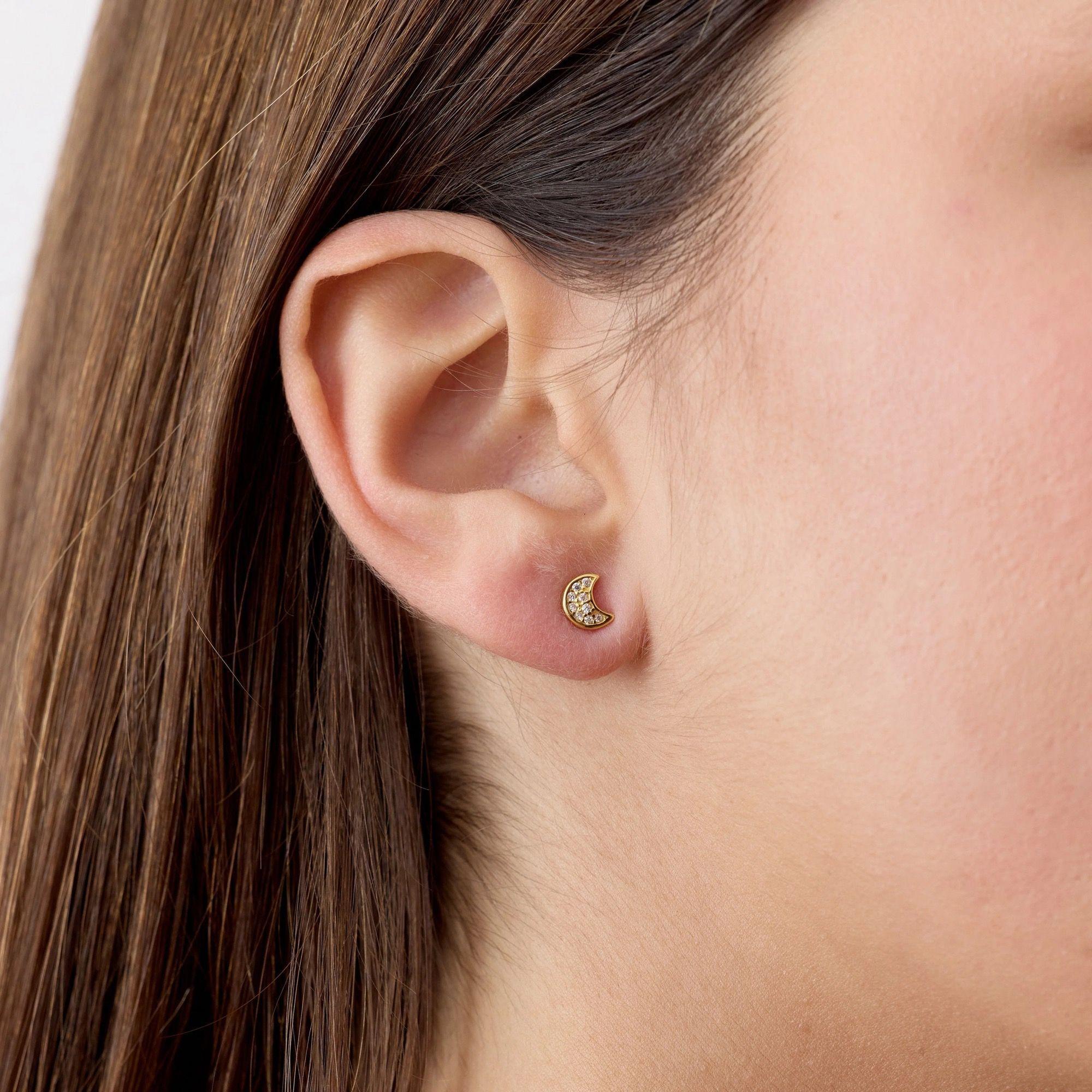 Aro de Media Luna con Circones Transparentes de Plata 925 enchapados en Oro 18k-3