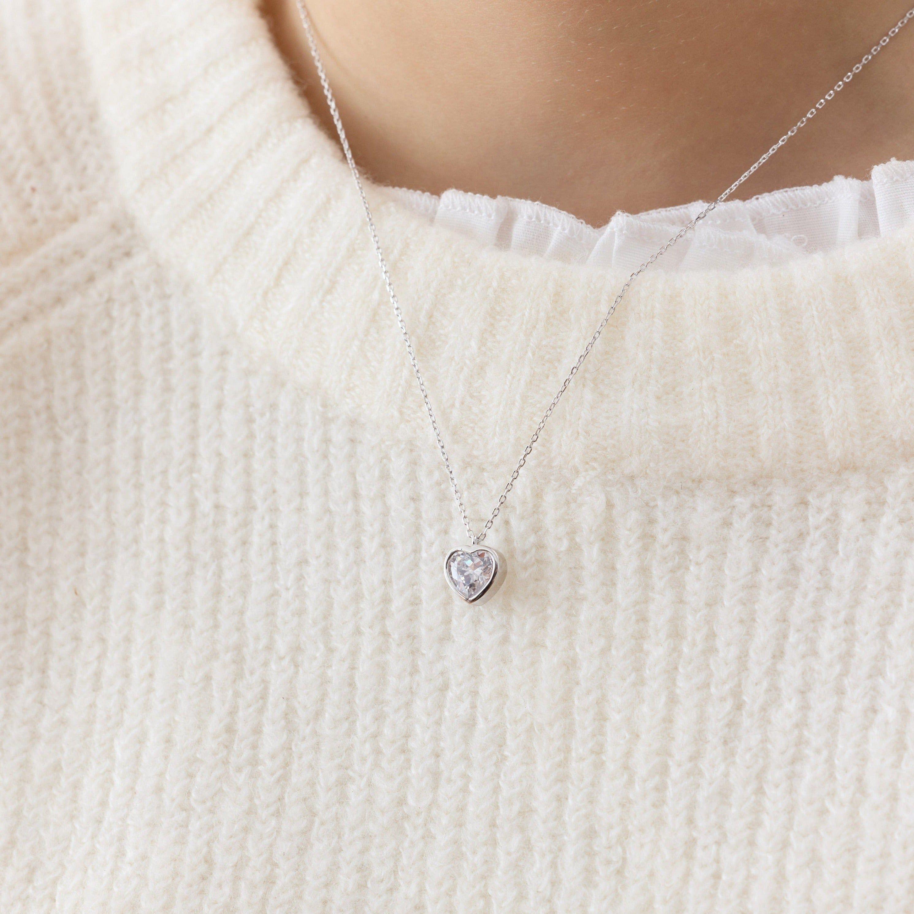 Collar con un Corazón de 8,8mm con Circón de Plata 925-3