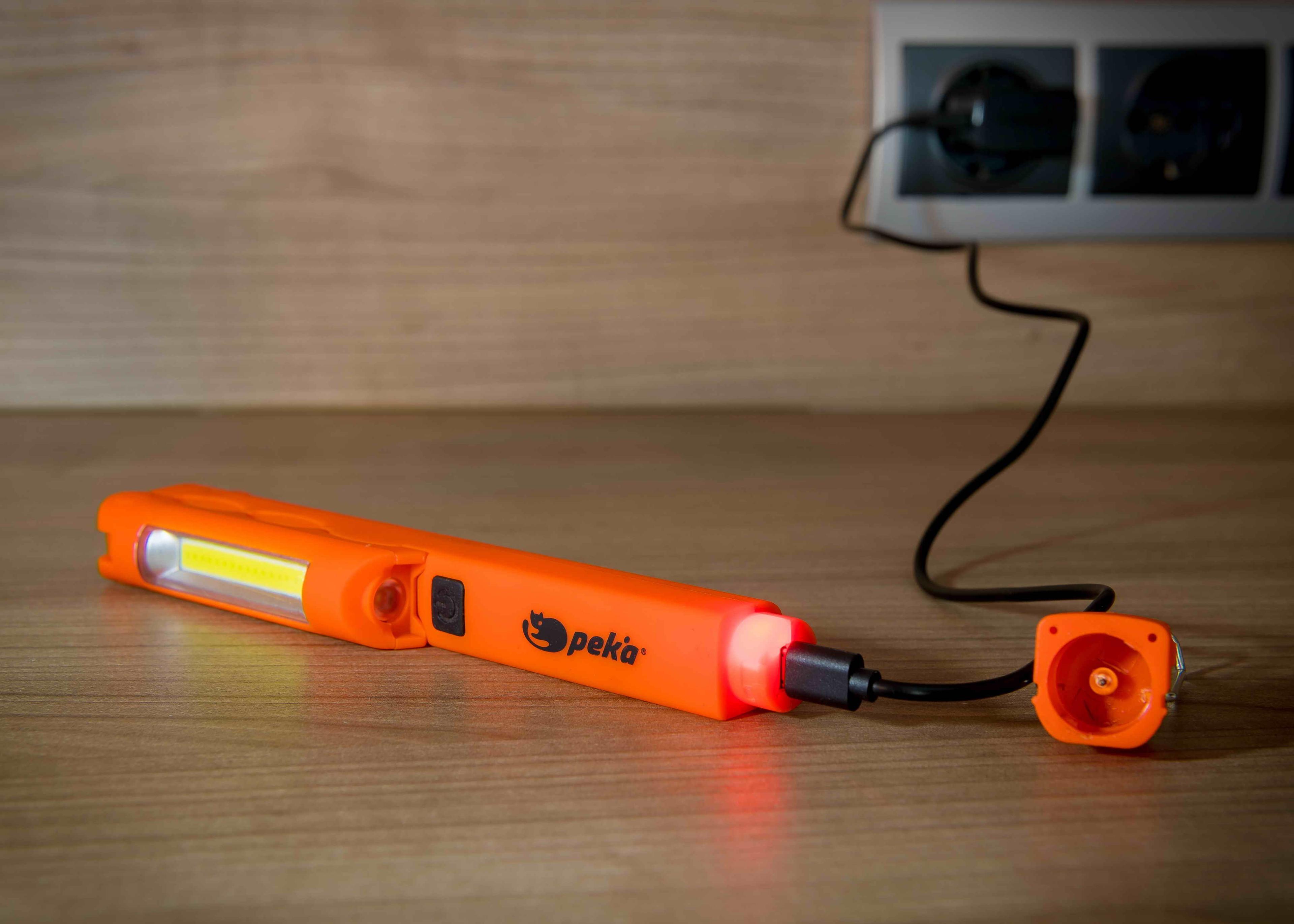 Linterna lápiz recargable con dos fuentes de luz-5