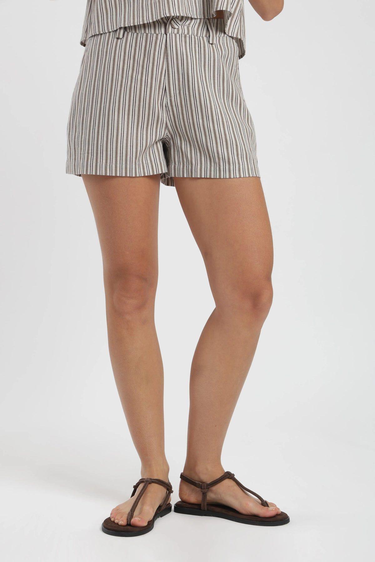Short mujer aria-0