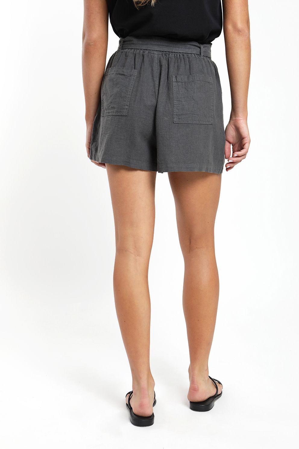 Short mujer Tupahue grafito-1