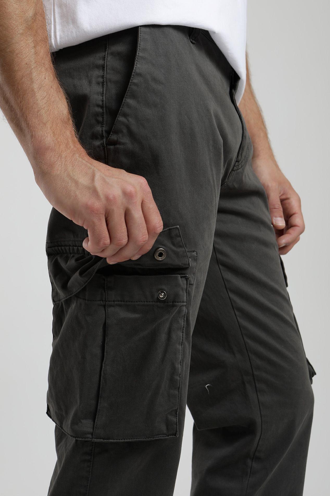 Pantalón hombre Cargo grafito -1