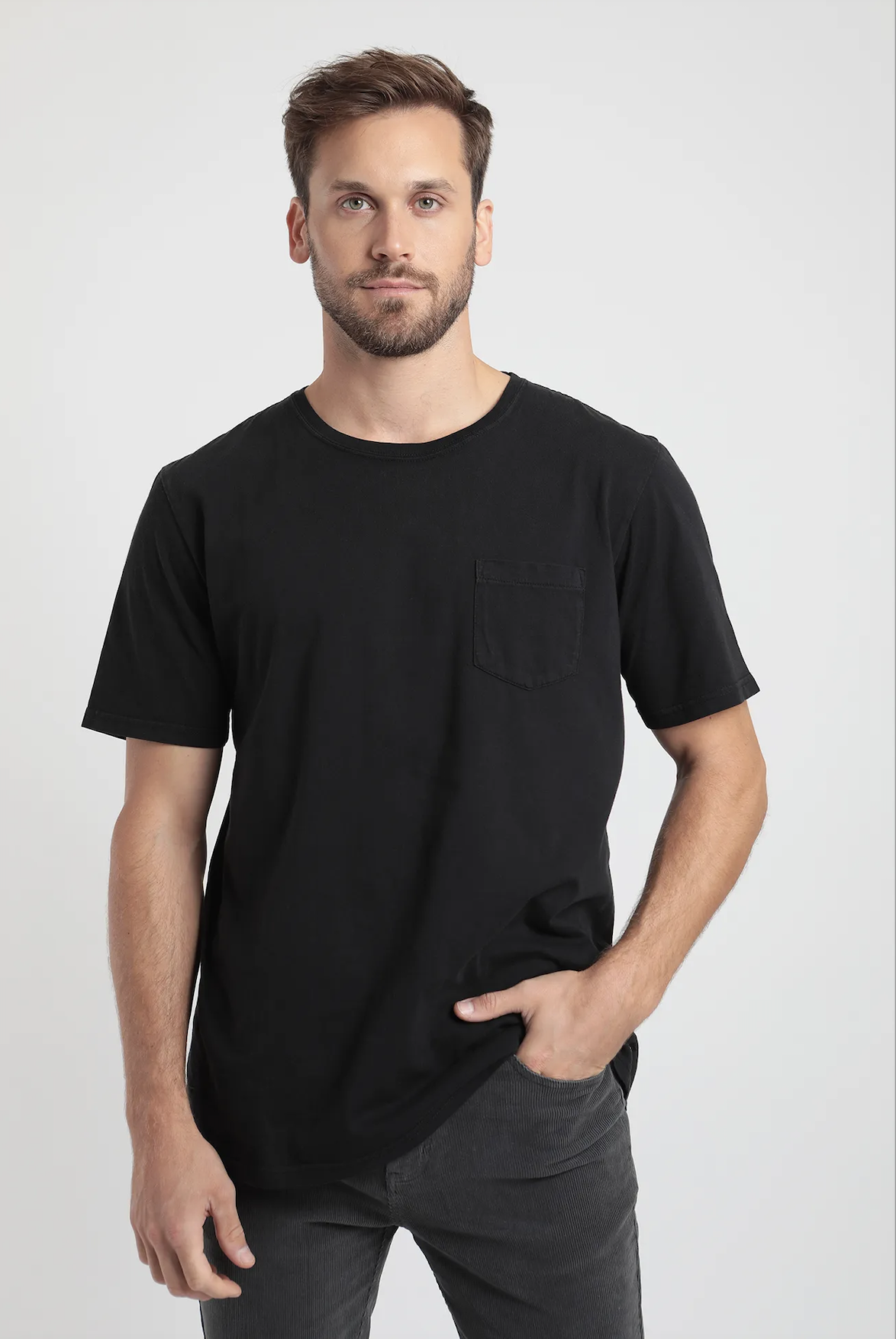 Polera manga corta print hombre bolsillo negro -0