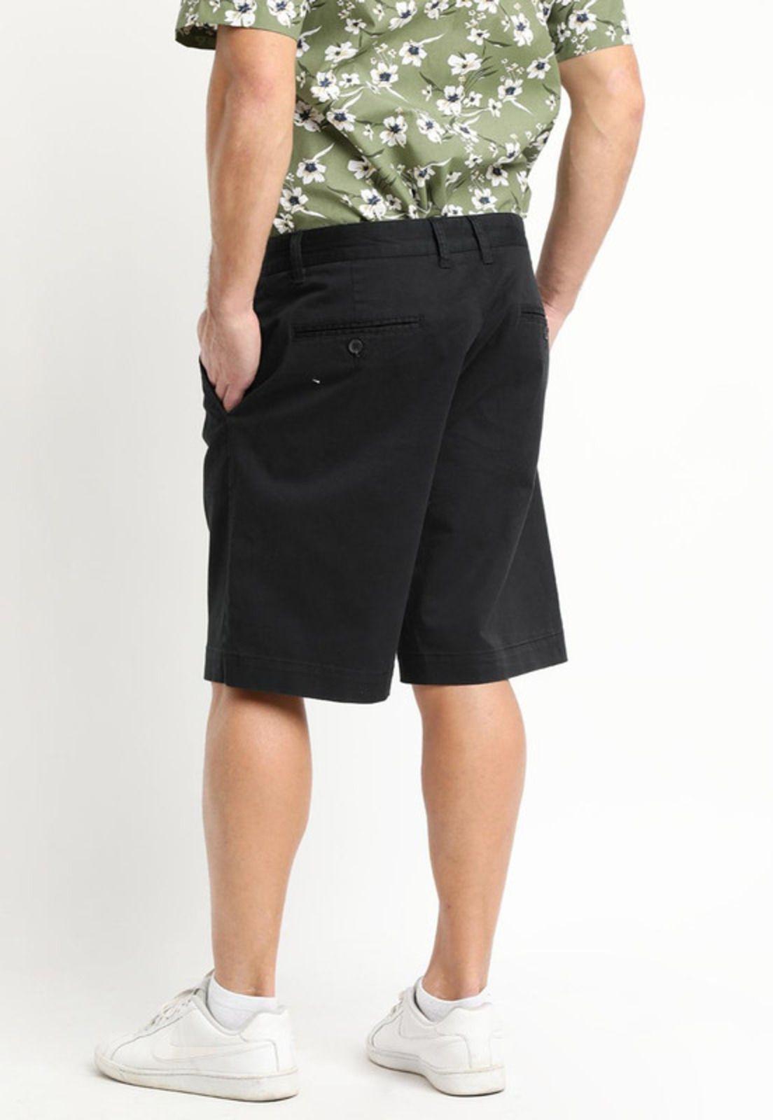 Bermuda Gabardina Frente Plano Negro-1