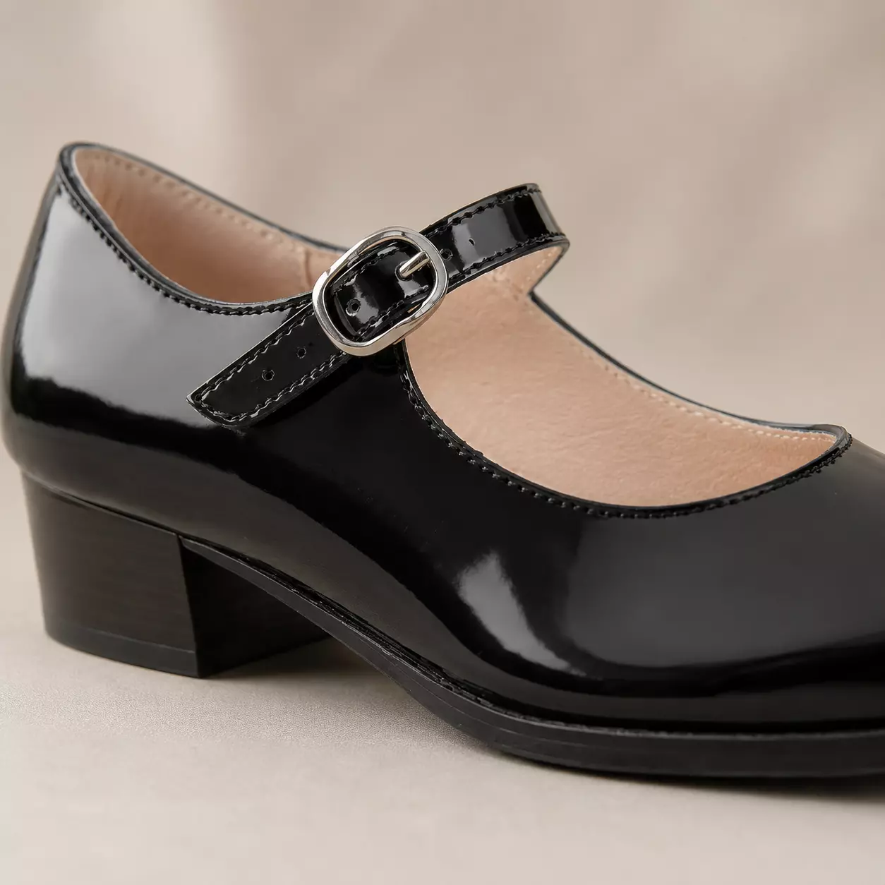 Zapatos Folclóricos Niña Charol Taco Modelo 7291-3