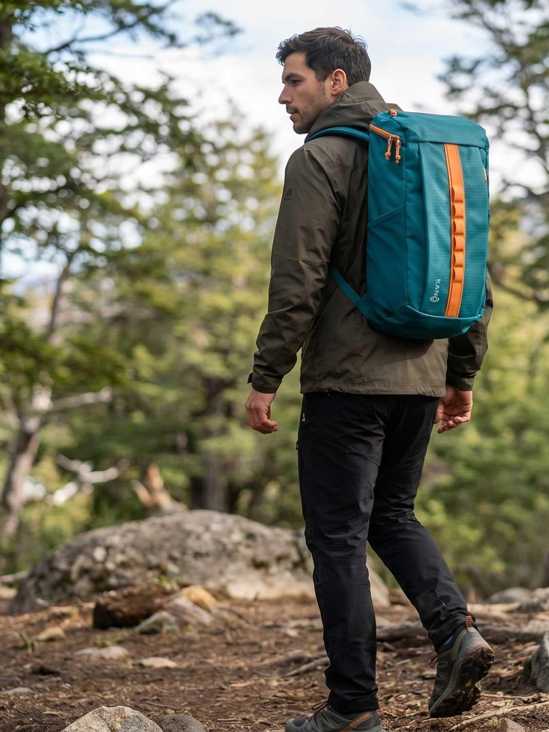Mochila Trekking 25L Kano Andes Camping y Urbana Notebook Verde-1