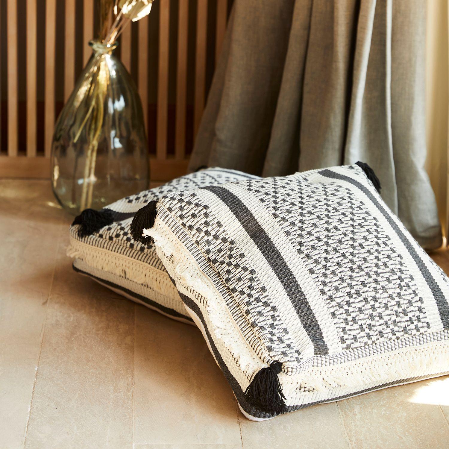 Pouf / Puff Cubo Bajo Con Flecos Blanco y Negro Relan-1