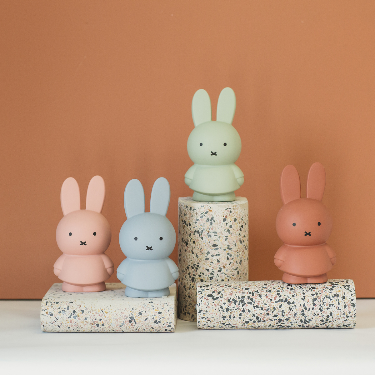 Alcancía Miffy Altura 13.5 cm - 7.2 cm de Diámetro-2