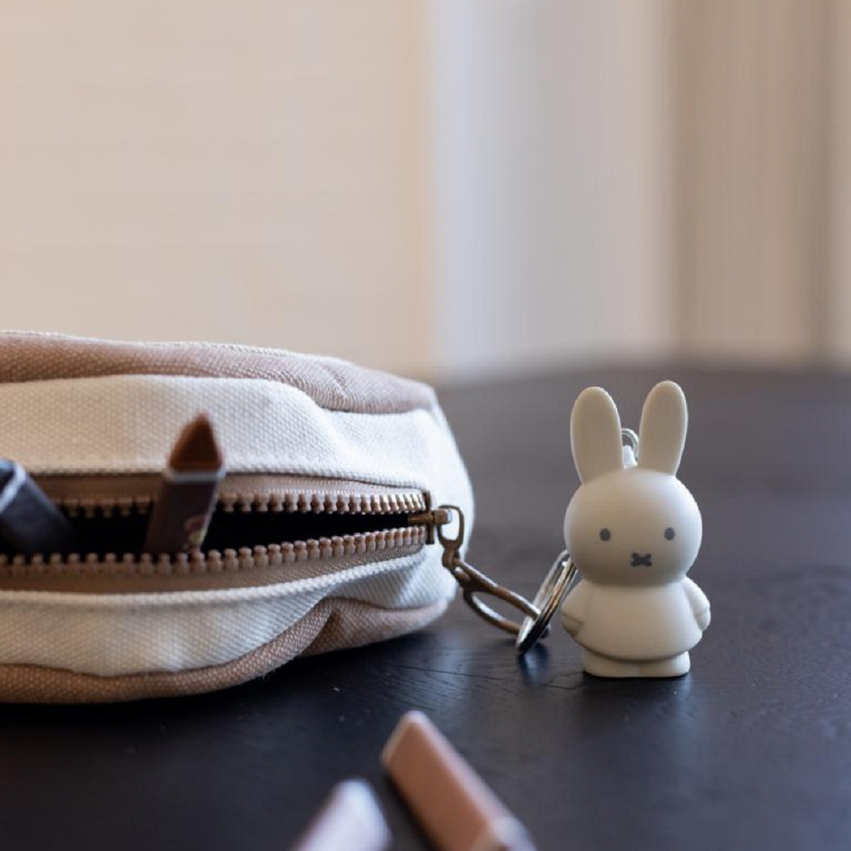 Llavero Miffy Altura 6,2 cm y 3,2 cm de diámetro-3