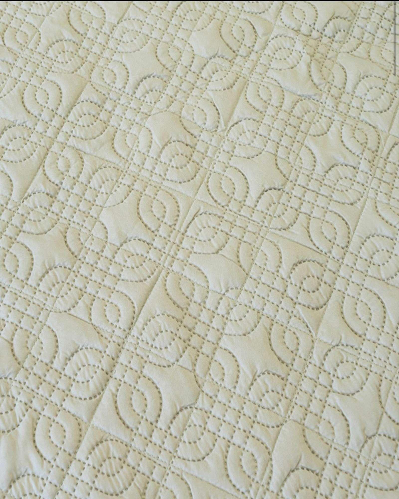 Quilt MAS 1 ALMOHADA DE REGALO plaza y media Doral D10-2