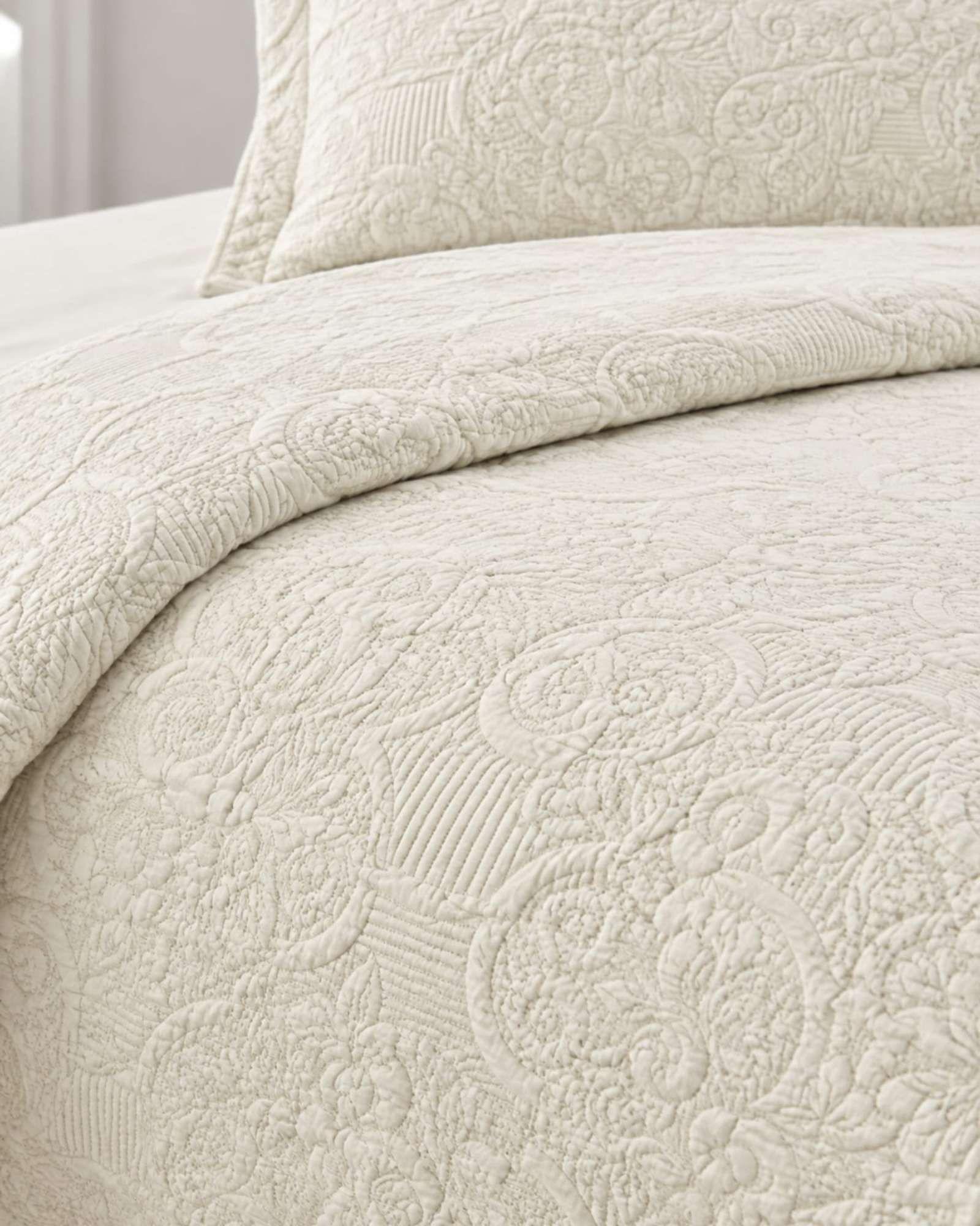 Cubrecama Quilt de Verano Liso 1.5 Plazas con Relieve 03-0