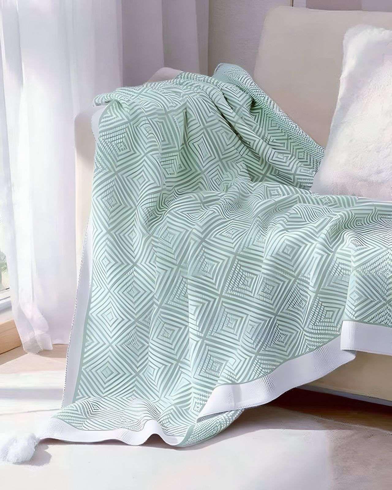 Mantas para sofas camas u oficinas con pompon 130x150 cm Verde-2