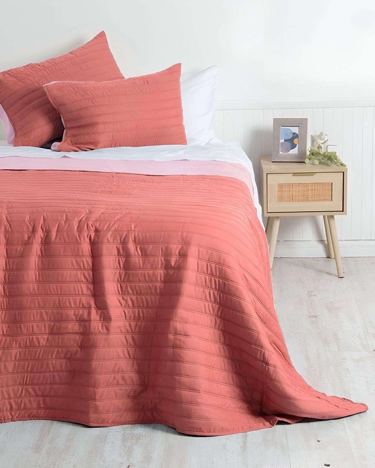 Quilt Toledo King Mashini MAS 2 ALMOHADAS DE REGALO  02-2