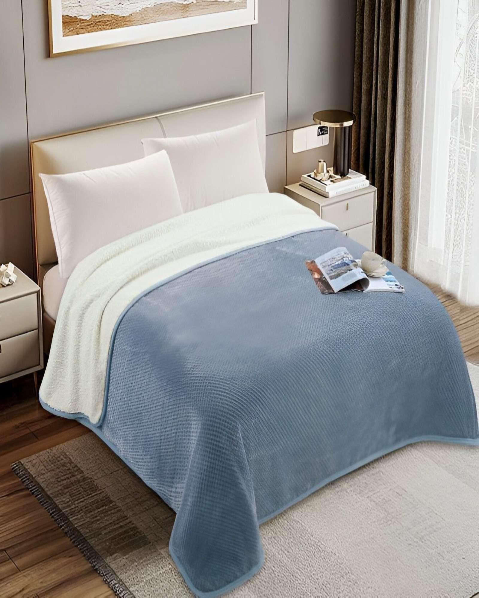 FRAZADA CON CHIPORRO PLAZA Y MEDIA 150X200 Celeste-2