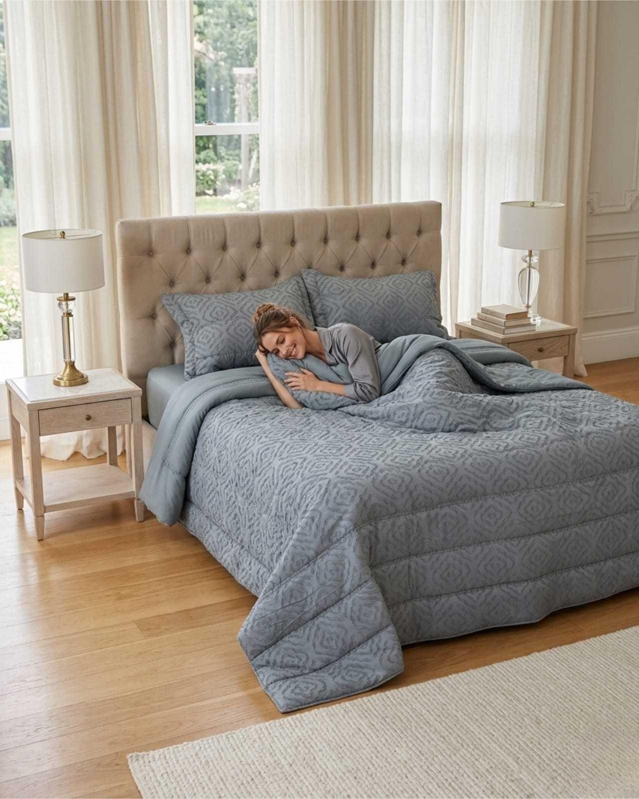 Plumón Ligero King Jacquard Sin Costuras gris-4
