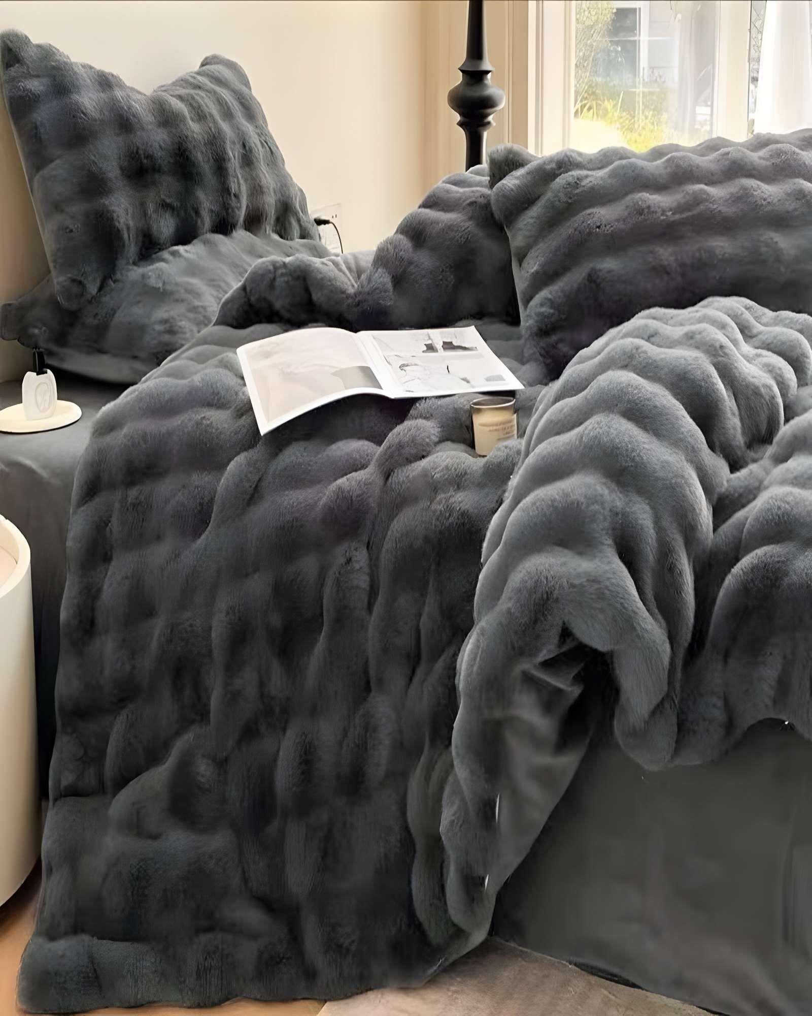 CUBRECAMA PELUDITO CON CHIPORRO NEGRO-3